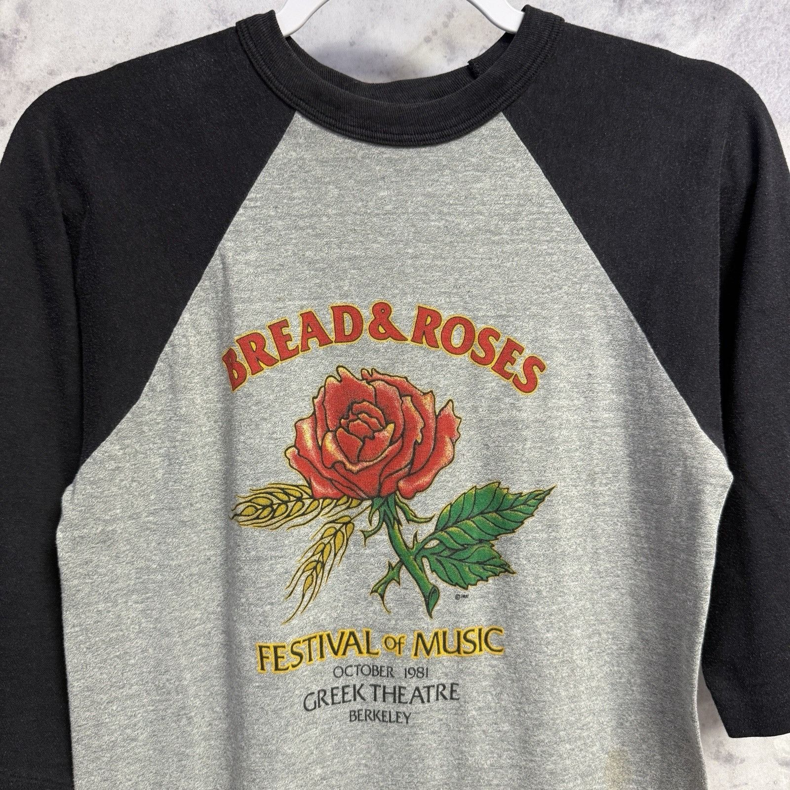 Band Tees Vintage 80s Bread & Roses Music Festival T Shirt 1981 Greek Size US M / EU 48-50 / 2 - 1 Thumbnail