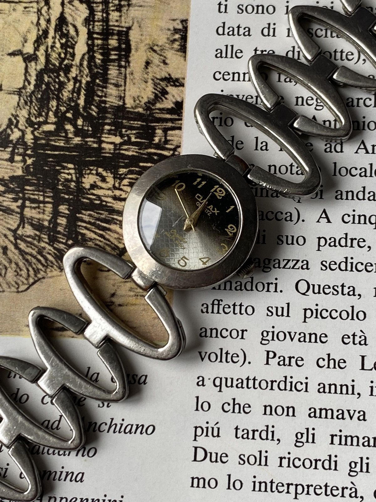 Jewelry × Vintage Omax Futuristic Vintage Watch Stylish Bracelet Size ONE SIZE - 2 Thumbnail
