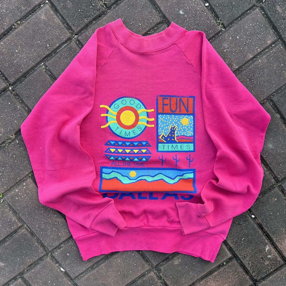 Vintage VINTAGE 90s DALLAS GRAPHIC BIG LOGO PRINTED SWEATSHIRT Size US S / EU 44-46 / 1 - 1 Thumbnail