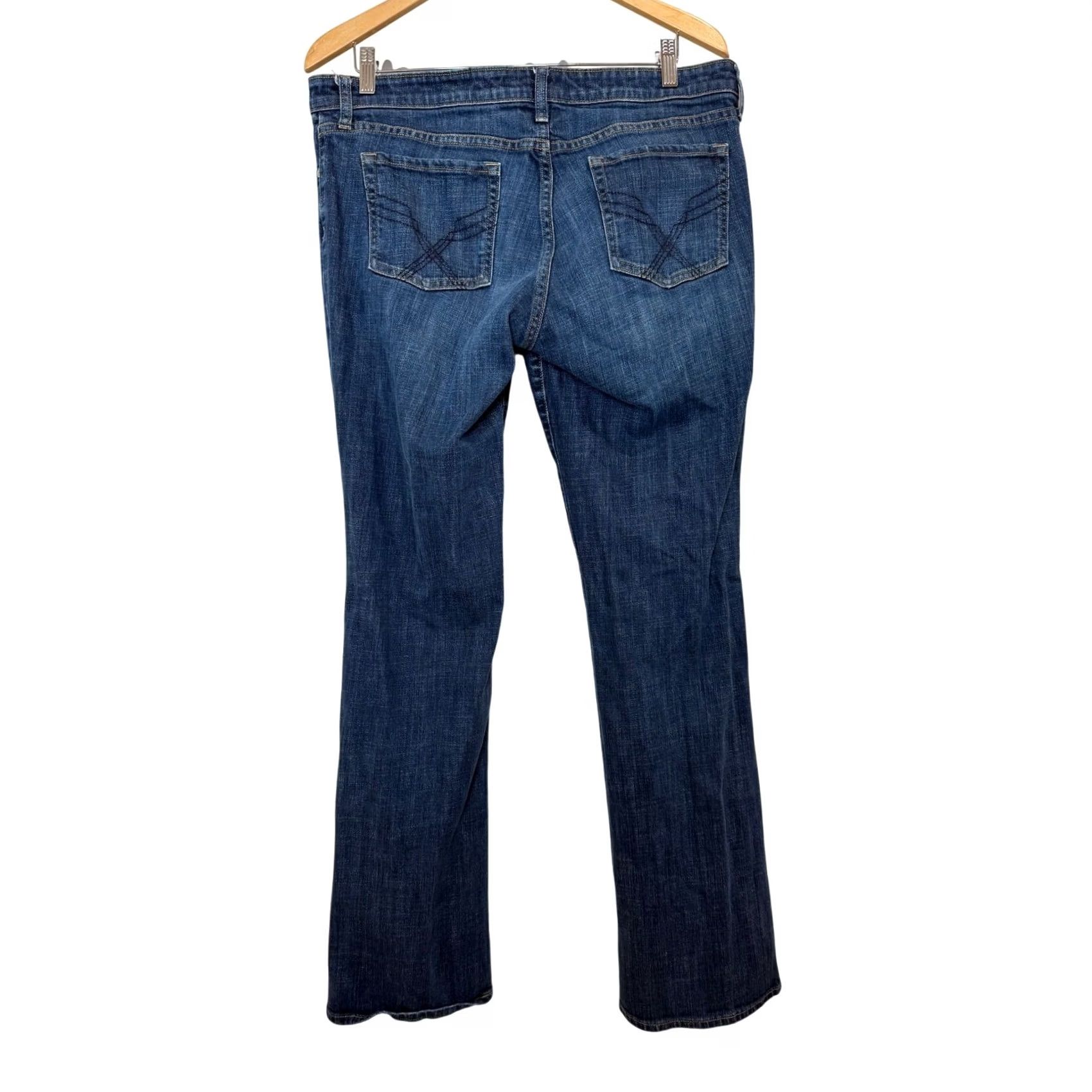 Gap VINTAGE Gap 1969 Blue Medium Wash Premium Flare Bootcut Denim Jean Mid Rise Women-14/32L Size 36" / US 14 / IT 50 - 2 Thumbnail