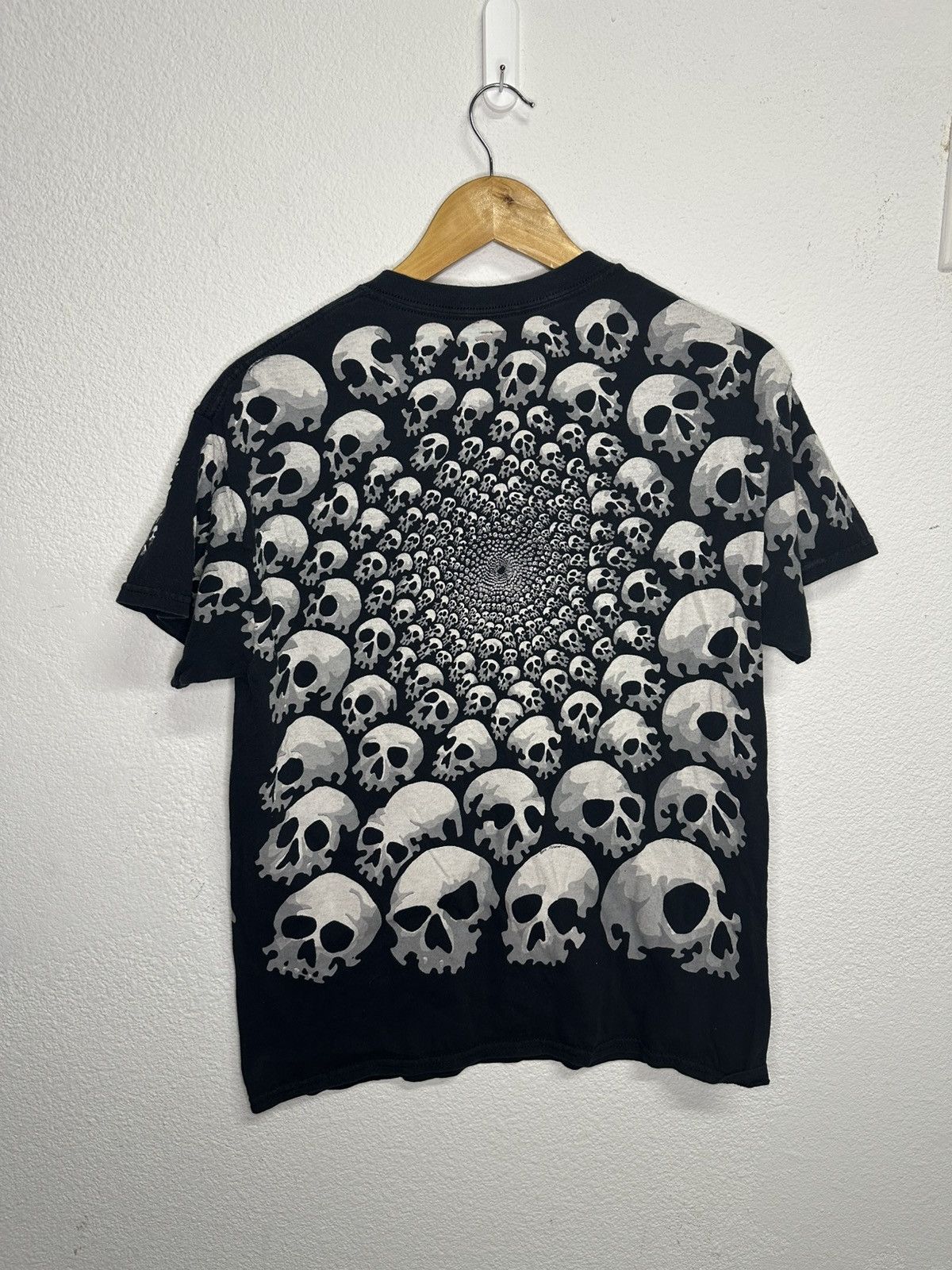 Liquid Blue Liquid blue skulls all over print T-shirt Size US M / EU 48-50 / 2 - 2 Thumbnail