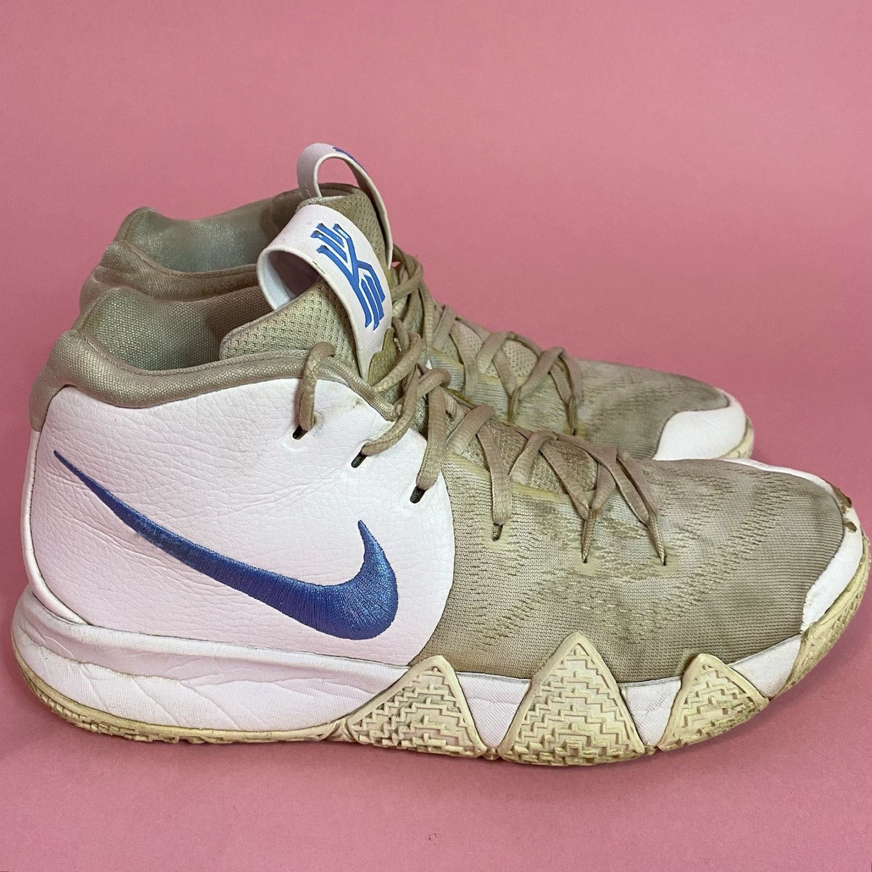 Nike VINTAGE Nike ID Kyrie AR3867-994 White Blue UNC Basketball Custom Sneakers Mens Size 8.5 Size US 8 / EU 41 - 6 Thumbnail