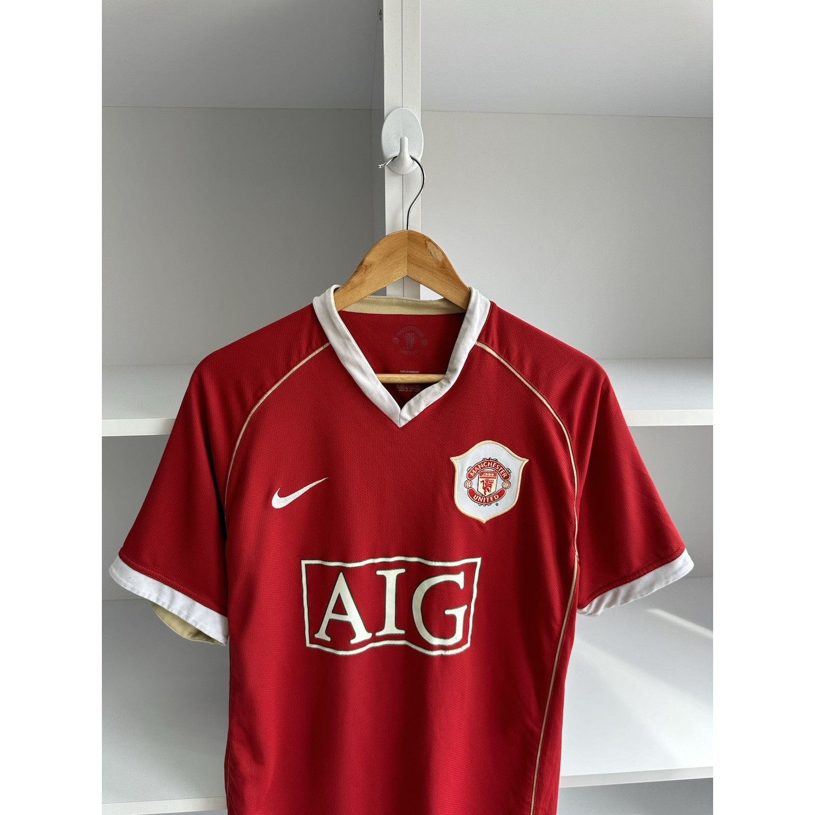 Nike MANCHESTER UNITED 2006 2007 HOME FOOTBALL SHIRT SOCCER Size US M / EU 48-50 / 2 - 4 Thumbnail
