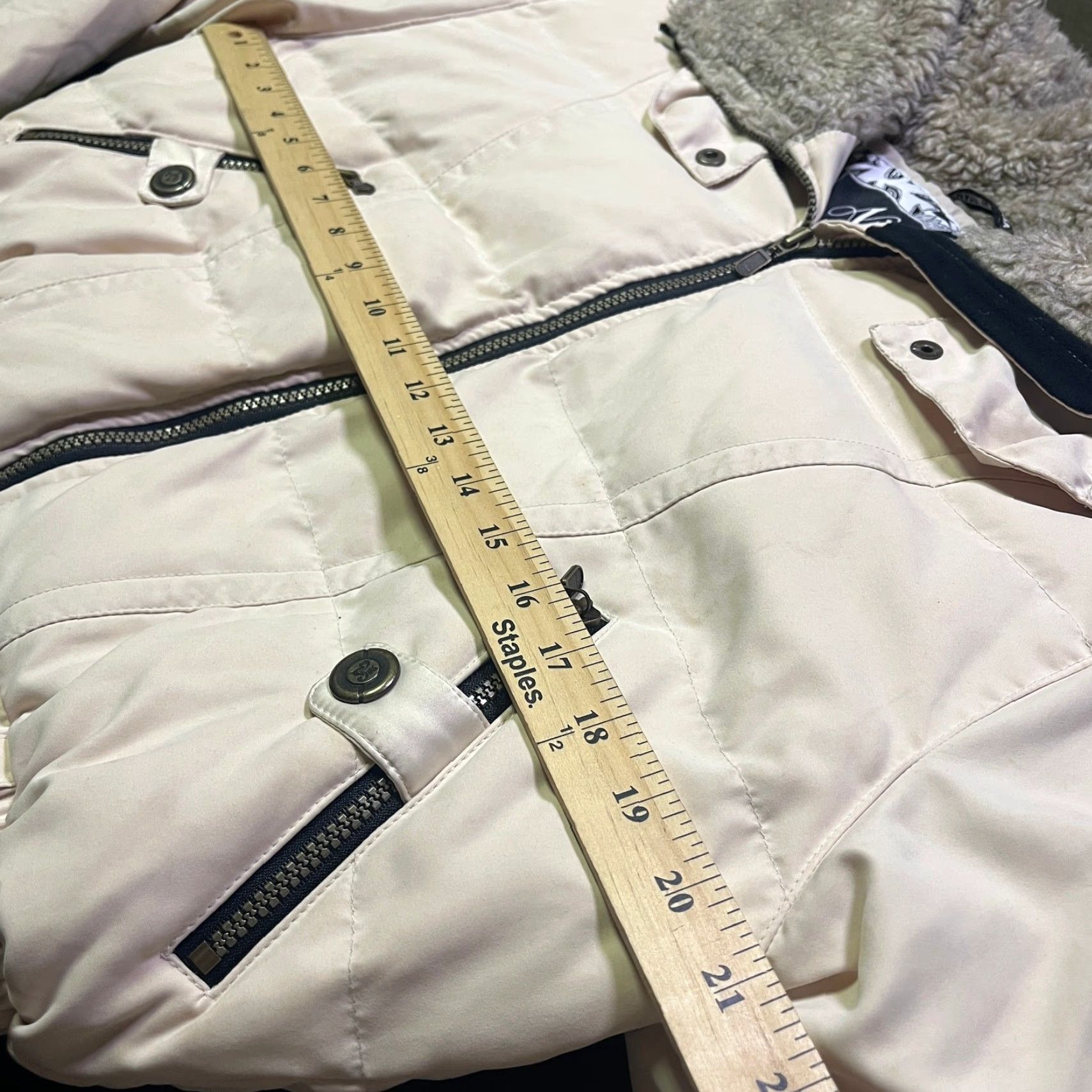 Vintage VINTAGE NILS Jacket Womens 8 White Ski Snowboard Fur Collar Made in USA 56 Size M / US 6-8 / IT 42-44 - 4 Thumbnail