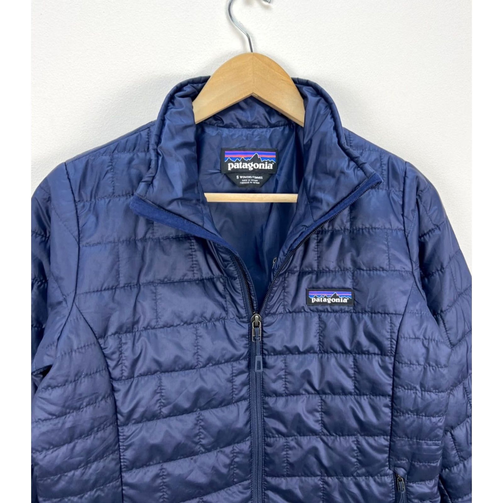 Patagonia Patagonia Jacket Womens Nano Puff Size S Navy Insulated Lightweight Size S / US 4 / IT 40 - 2 Thumbnail