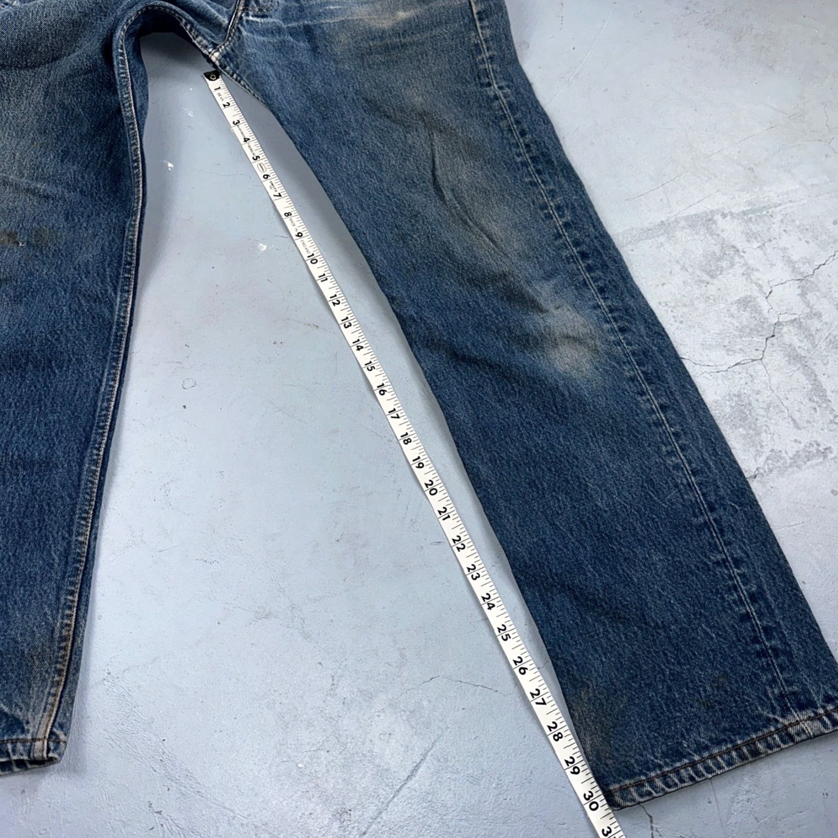 Levi's VINTAGE Levi's 501 Jeans Men Medium Wash 90s USA Straight Leg Cotton Denim 34x34 Size US 34 / EU 50 - 5 Thumbnail