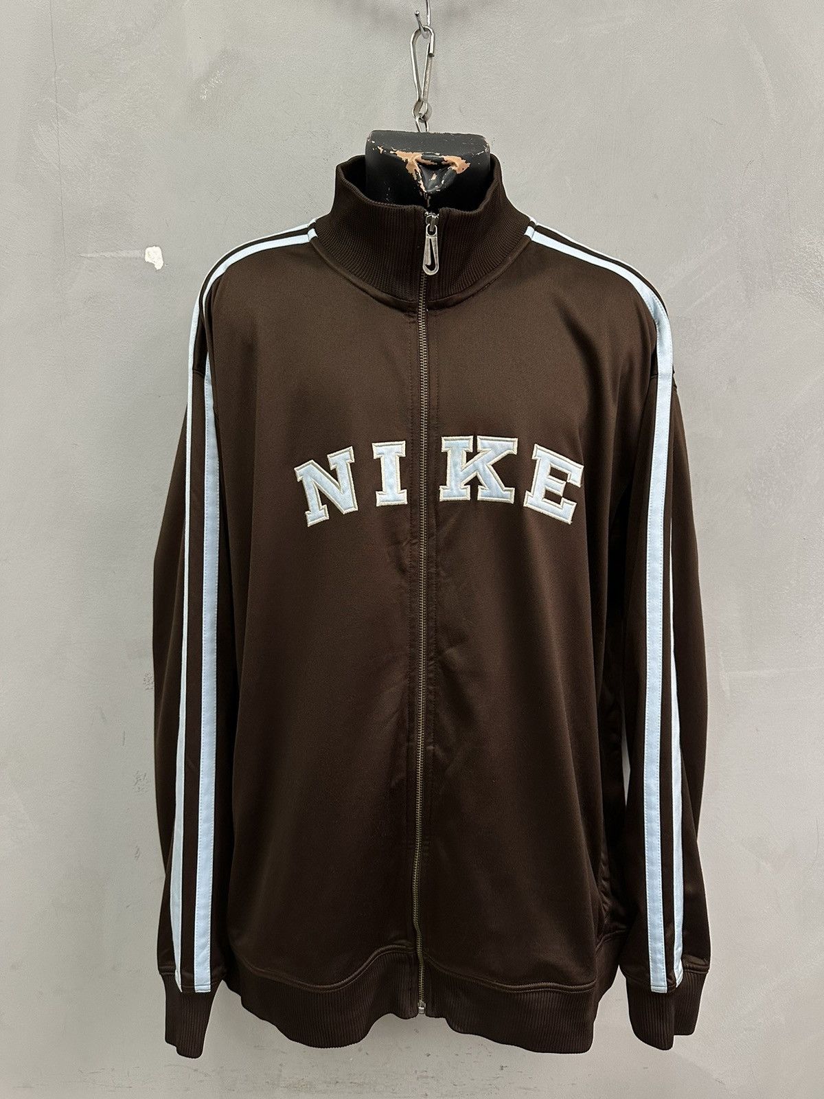 Nike Vintage Brown Full Zip Nike Oversize Nylon Hoodie Jacket Y2k Size US XXL / EU 58 / 5 - 1 Thumbnail