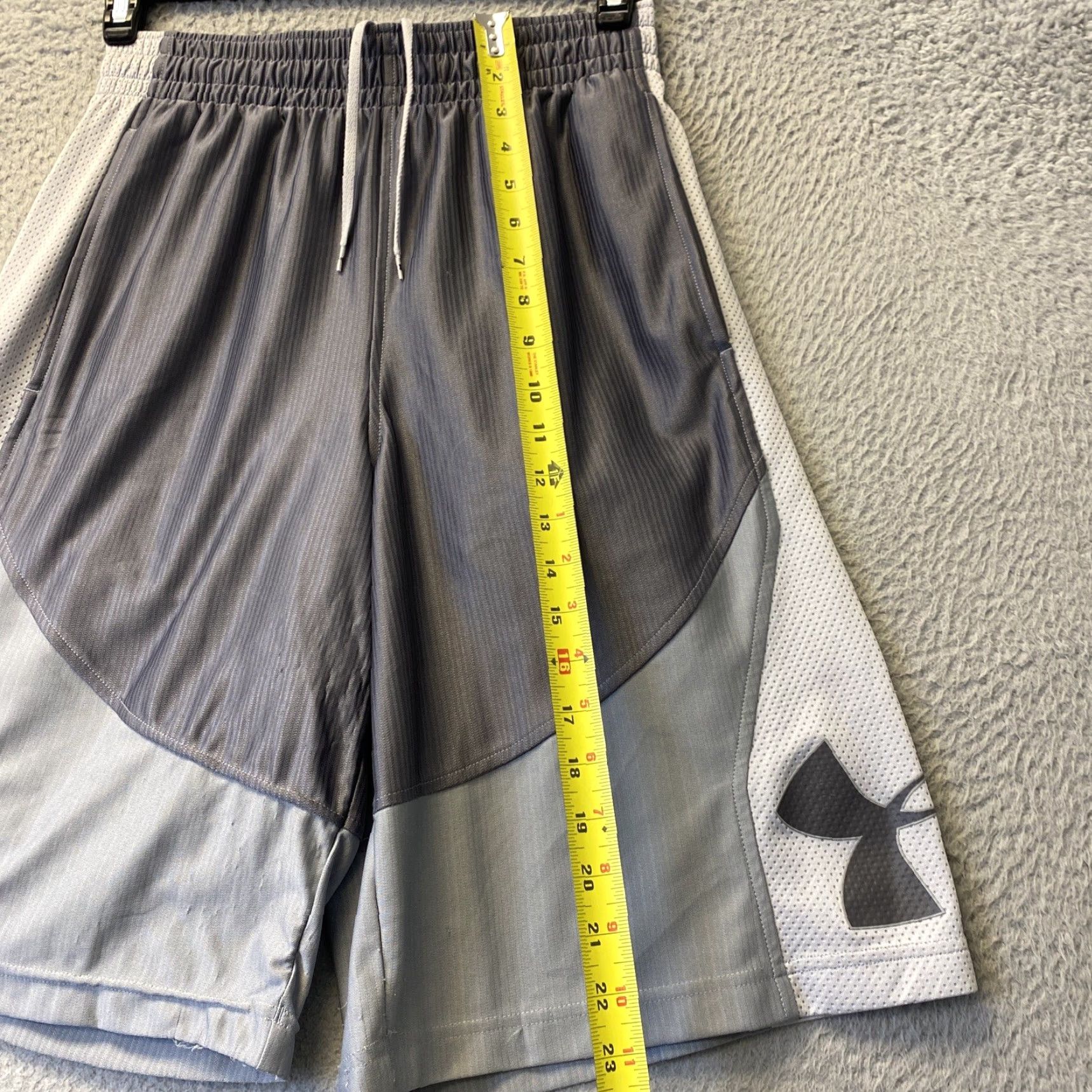 Under Armour Under Armour Shorts Adult Small Gray Basketball Running 37-66 Men Athletic S Gray Basketball 37-66 Mens Size US 29 - 7 Thumbnail