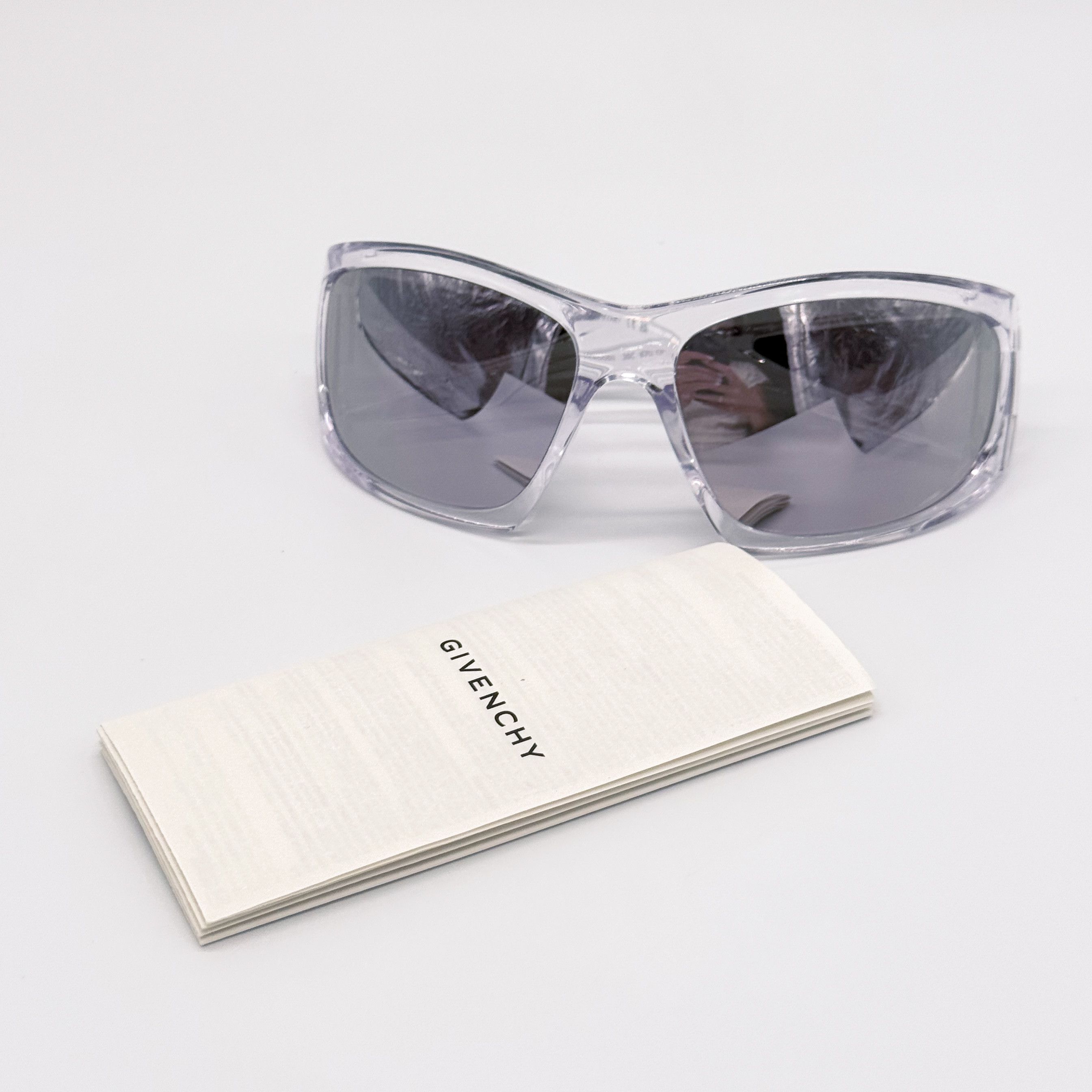 Givenchy NEW GIVENCHY GV40051I 26C UNISEX CLEAR SUNGLASSES GIVENCHY Size ONE SIZE - 10 Thumbnail
