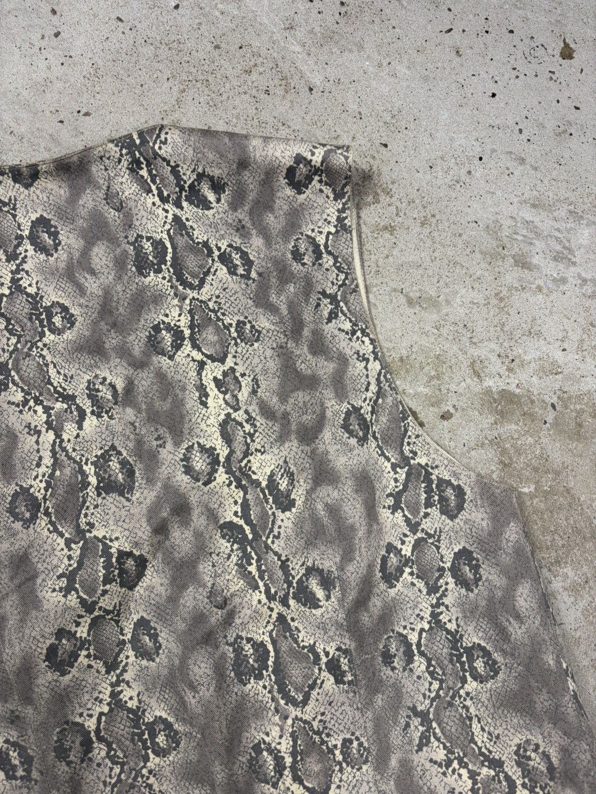 Versace Vintage 1990s Versus Gianni Versace Snake Print Animal Vest Size US M / EU 48-50 / 2 - 17 Thumbnail
