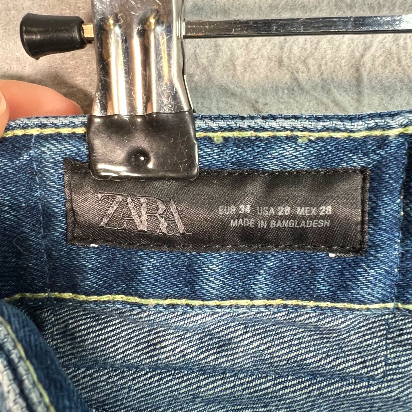 Zara Zara Jeans Womens Denim High-Waisted Blue 28 Inseam 31 5-Pocket Wide-Leg Distressed Vintage? No (Used) - Spring Summer Fall Clothing Women's Jeans Size 28" / US 6 / IT 42 - 3 Thumbnail