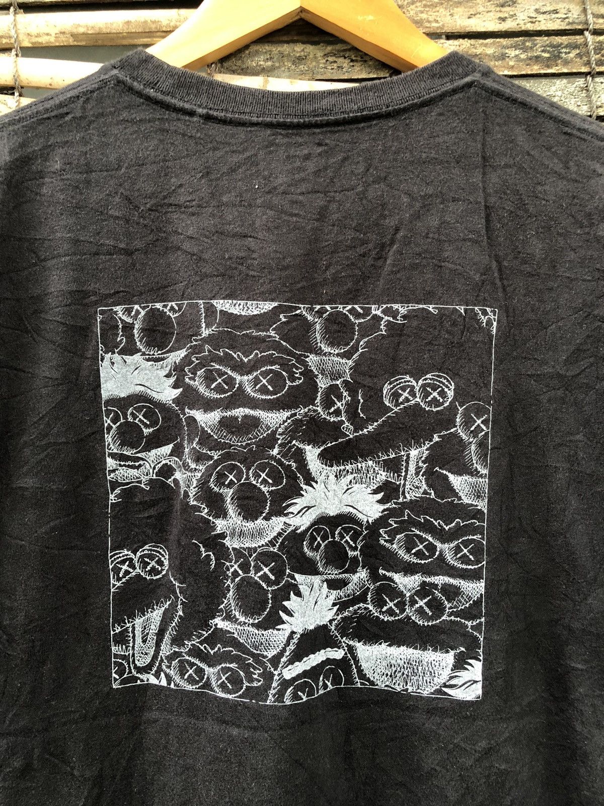 Japanese Brand × Vintage Vintage UT x Kaws Sesama Street Japanese Brands Tshirt Size US M / EU 48-50 / 2 - 2 Thumbnail