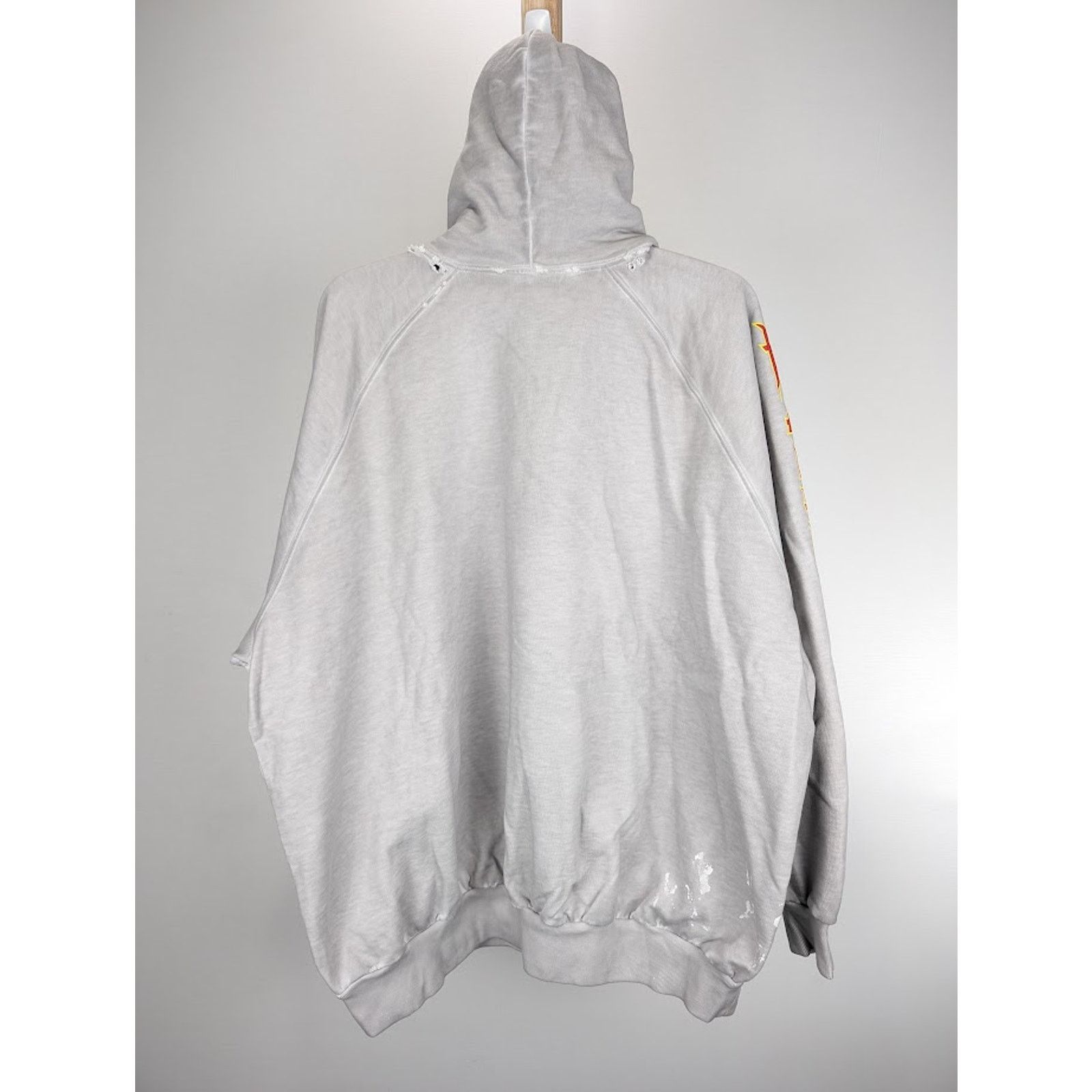 Balenciaga o1rshd1 Q:4 / Logo Printed Hoodie in Dirty White Size US S / EU 44-46 / 1 - 17 Thumbnail