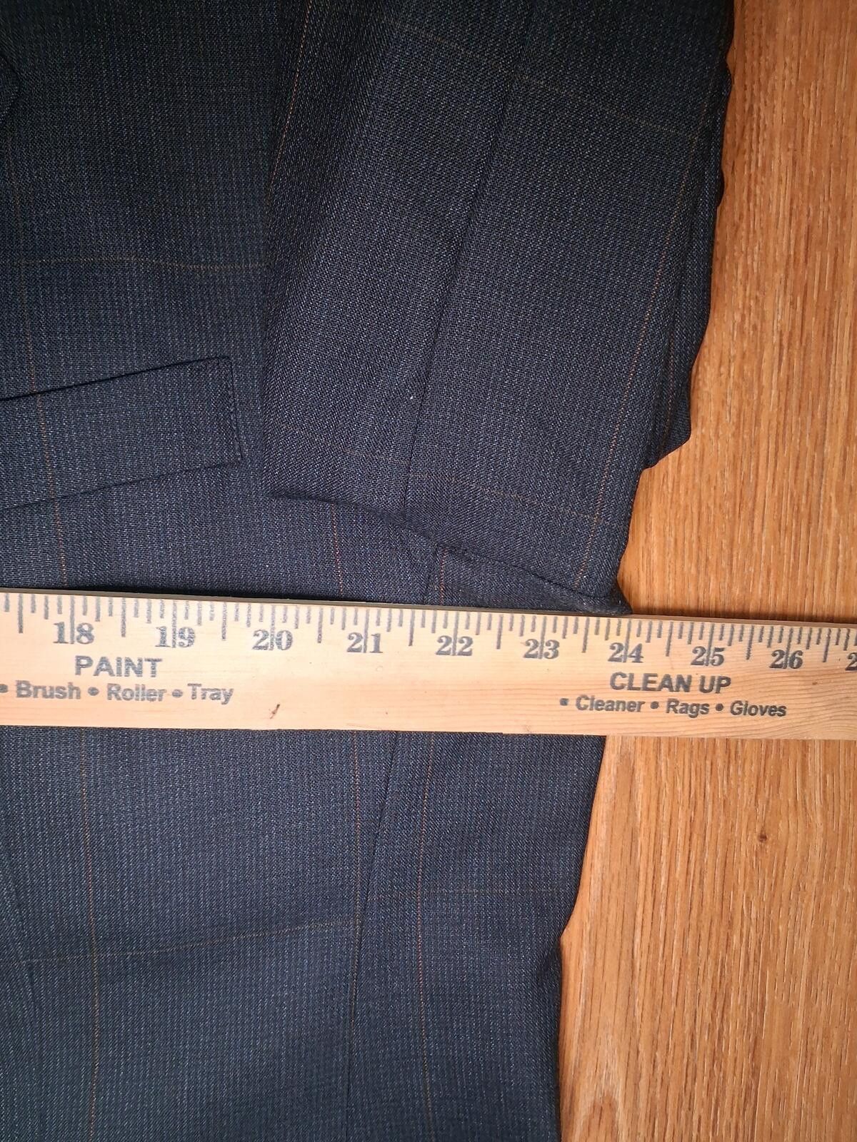 Hart Schaffner Marx Hart Schaffner Marx 2 Piece Suit 46L 40x30 Gray Check Wool Size 46L - 12 Thumbnail