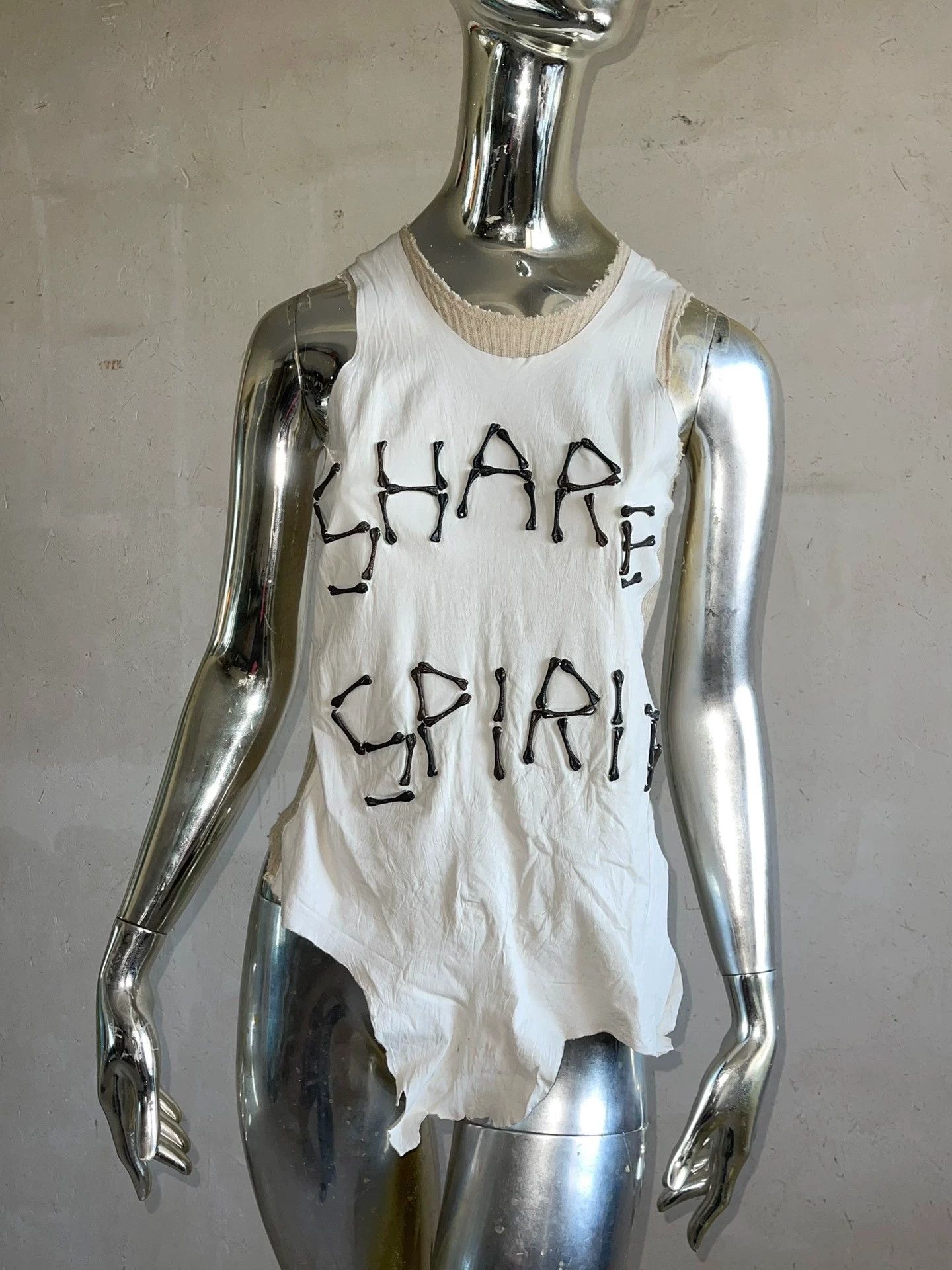 Share Spirit Homme Share Spirit Homme Vintage Ultra Rare Metal Lambskin Vest Size XS / US 0-2 / IT 36-38 - 1 Thumbnail