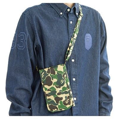 Bape Bape Camo Wallet Shoulder Bag Travel Multi Passport Case Size ONE SIZE - 2 Thumbnail