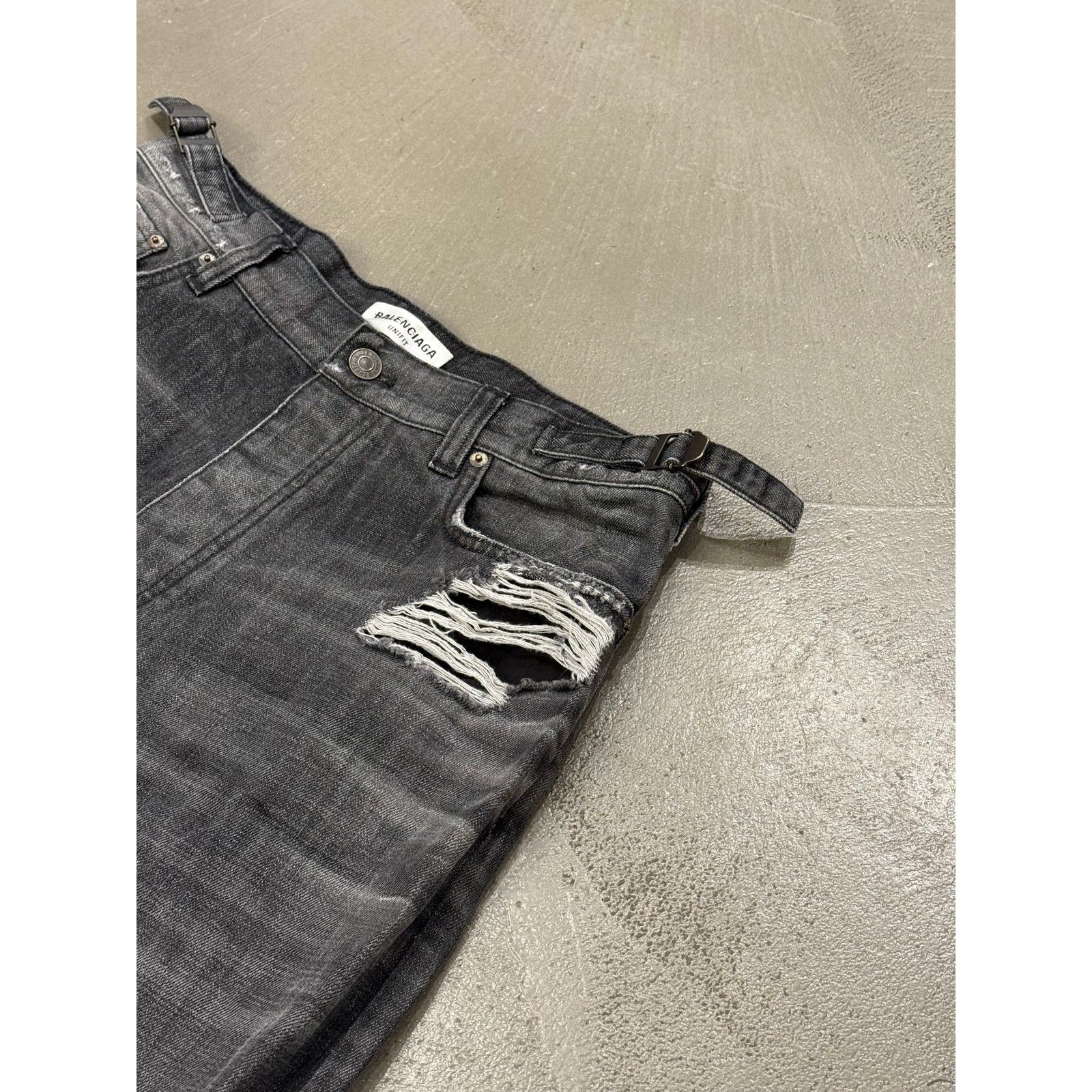 Balenciaga A/W2021 Balenciaga "skater" wide distressed baggy jeans Size 26" / US 2 / IT 38 - 5 Thumbnail
