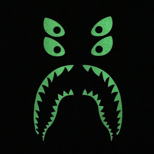 Bape × Bounty Hunter 💫Glow in the Dark💫 BAPE × BOUNTY HUNTER MAD Shark T-shirt Size US L / EU 52-54 / 3 - 4 Thumbnail
