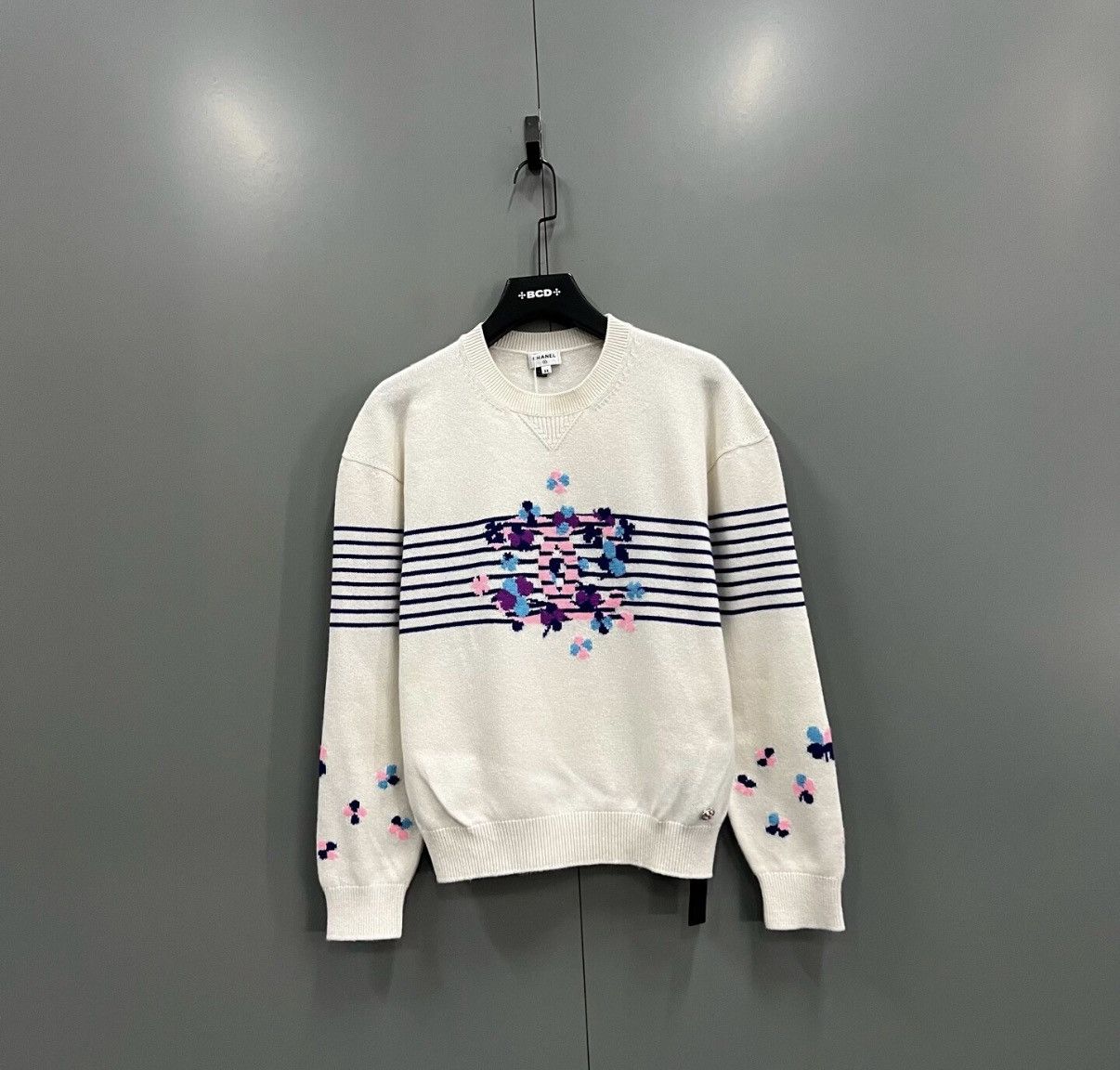 Chanel CHANEL 24P Floral Striped Intarsia Knit Sweater J41 Size XS / US 0-2 / IT 36-38 - 1 Thumbnail