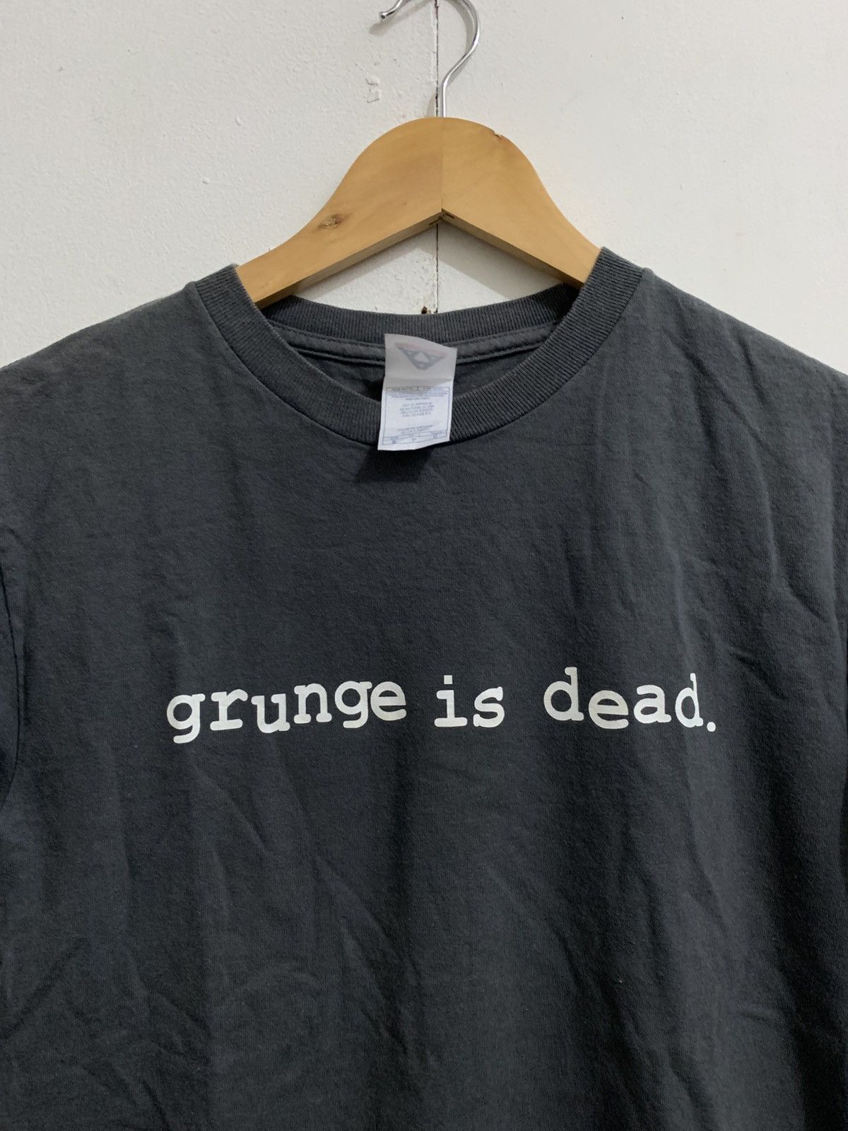 Vintage “Grunge Is Dead” tshirt Size US S / EU 44-46 / 1 - 2 Thumbnail