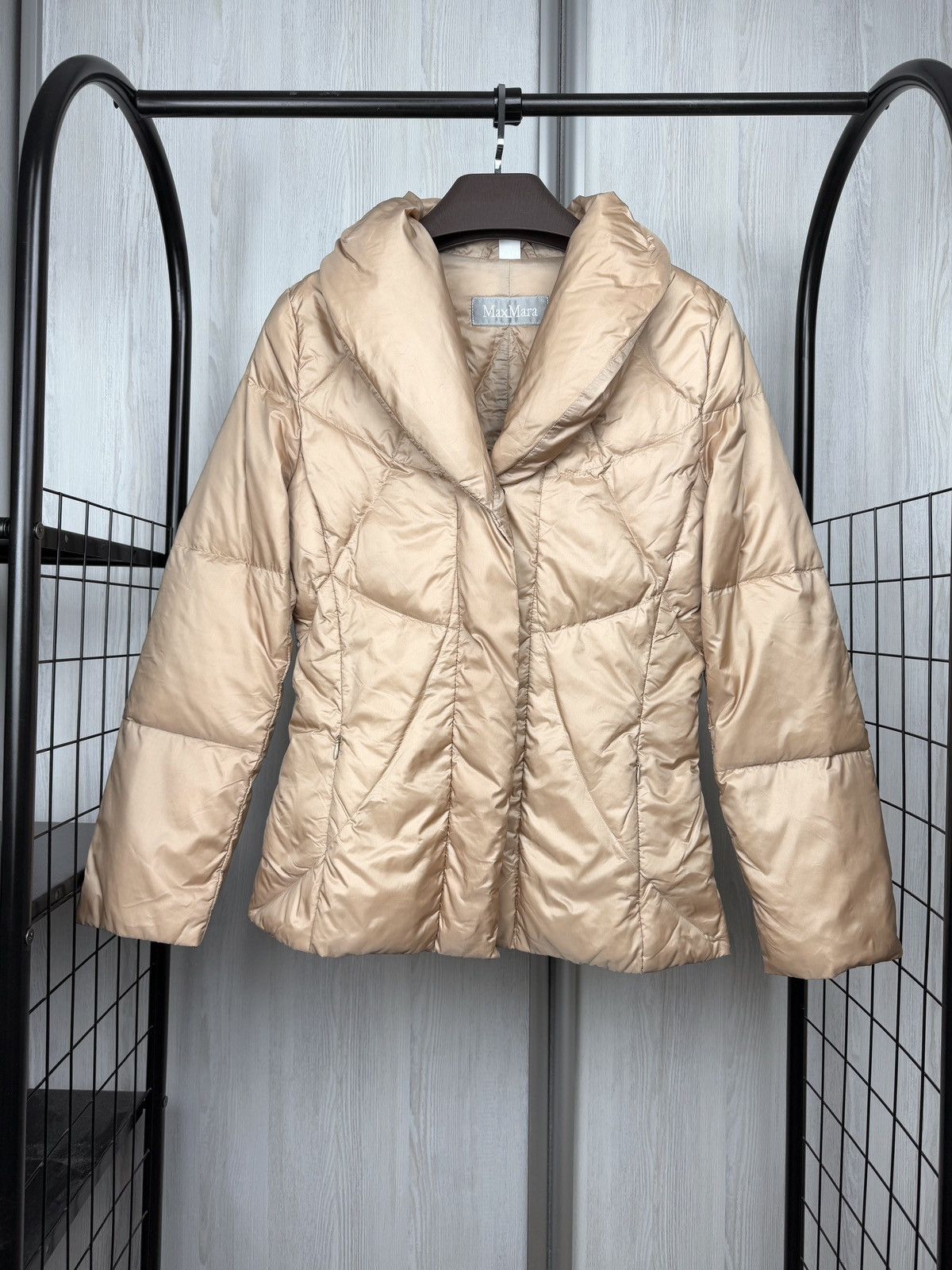 Max Mara Max Mara Down Nylon Puffer Beige Quilted Short Slim Fit Size M / US 6-8 / IT 42-44 - 1 Thumbnail