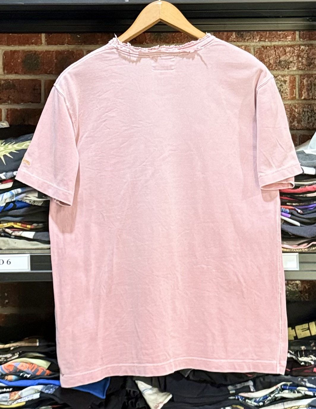 Evisu Thrashed Vintage Evisu Pocket Distressed Heavy Cotton Tee Size US L / EU 52-54 / 3 - 14 Thumbnail