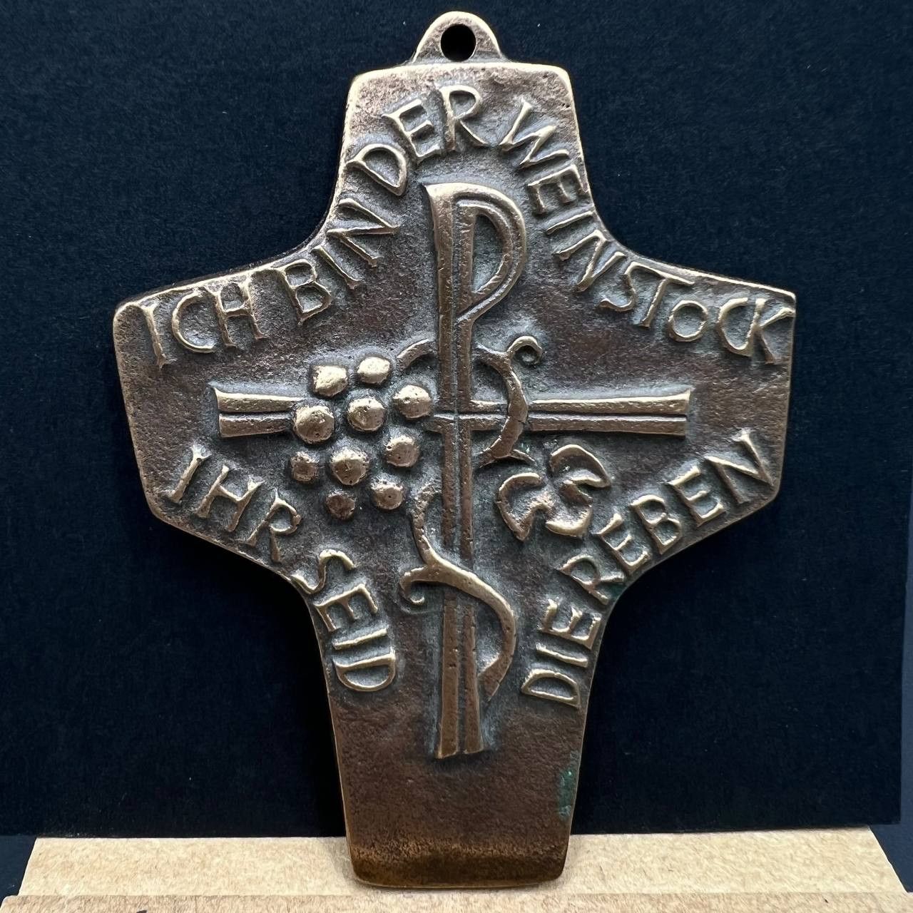 Vintage Vintage Bronze Wall Cross Germany 1970s Ich bin der Weinstoc Size ONE SIZE - 2 Thumbnail
