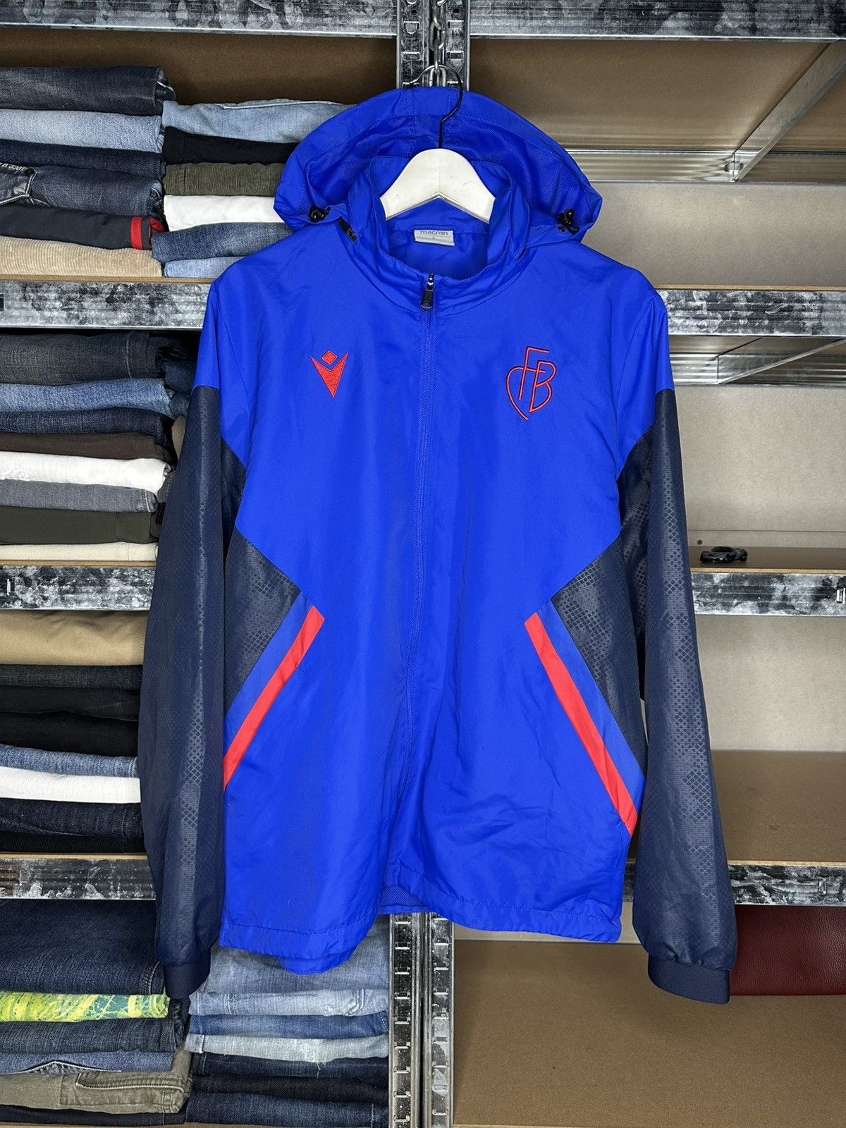 Macron Macron FC Basel Full Zip Hooded Training Jacket Size L Size US L / EU 52-54 / 3 - 1 Thumbnail