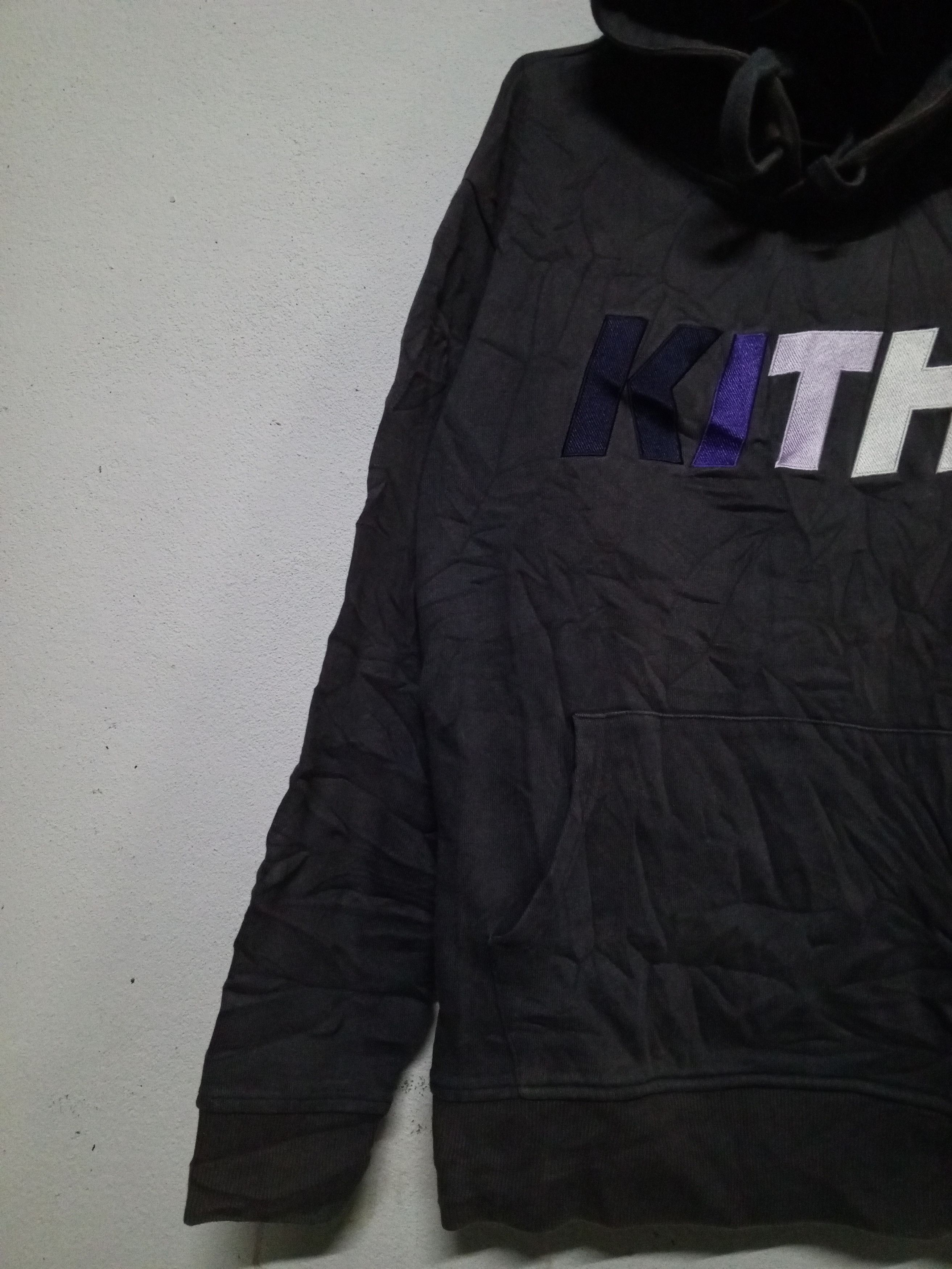 Kith ♨️KITH HODDIES♨️mixed color embroidered logo Size US L / EU 52-54 / 3 - 2 Thumbnail