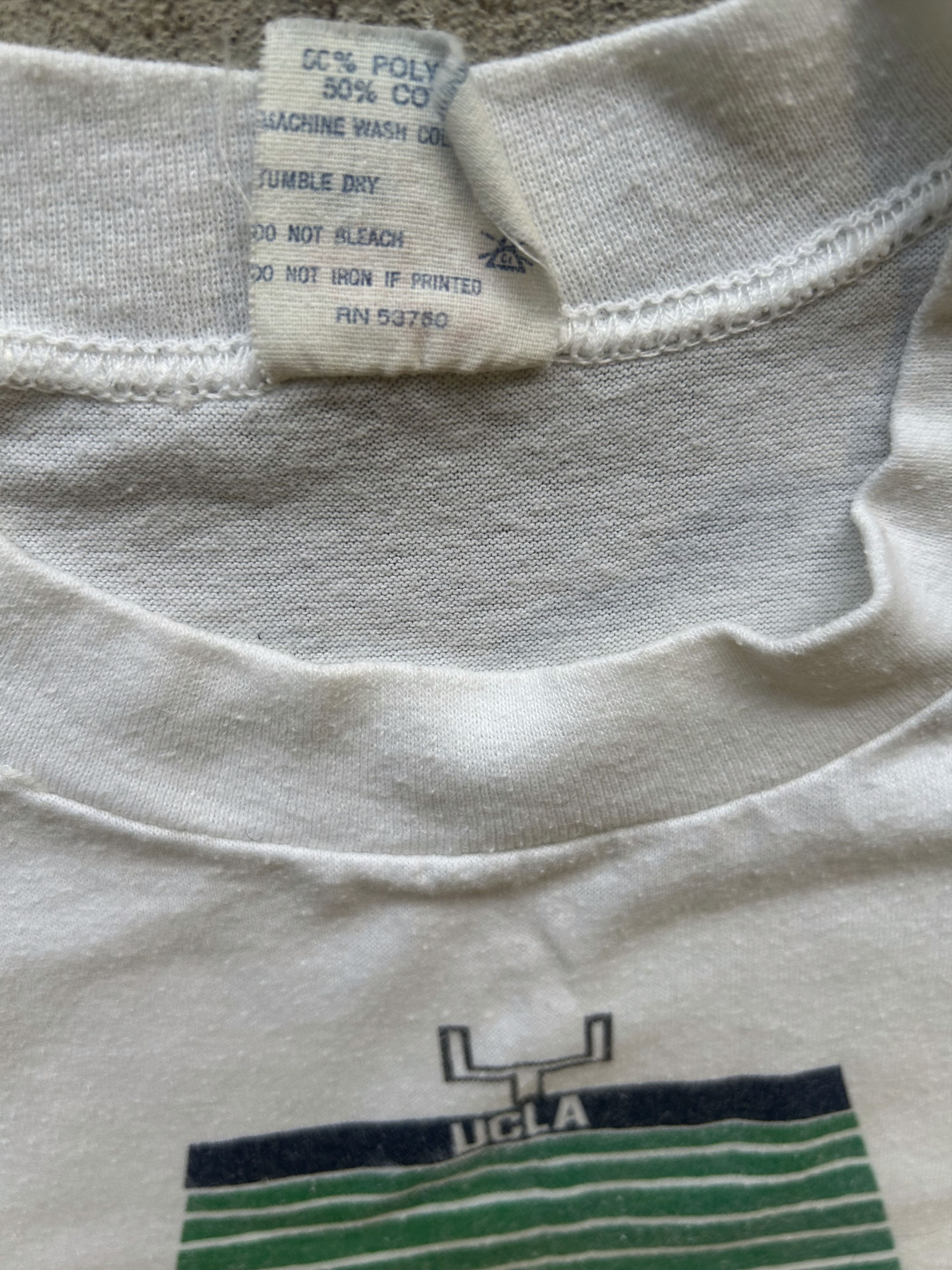Vintage Vintage 1986 Iowa vs UCLA Rose Bowl Single Stitch Long Tee Size US L / EU 52-54 / 3 - 4 Thumbnail