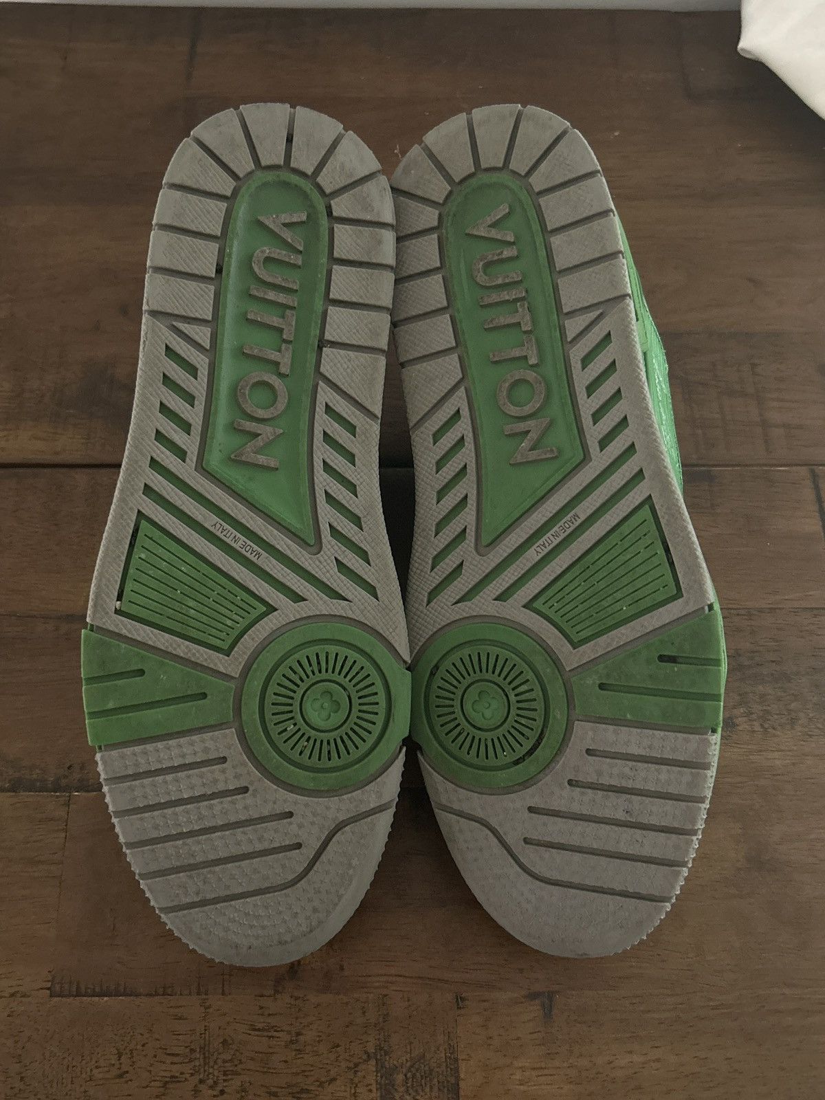 Louis Vuitton RARE LV trainer #54 green & grey Size US 9 / EU 42 - 5 Thumbnail
