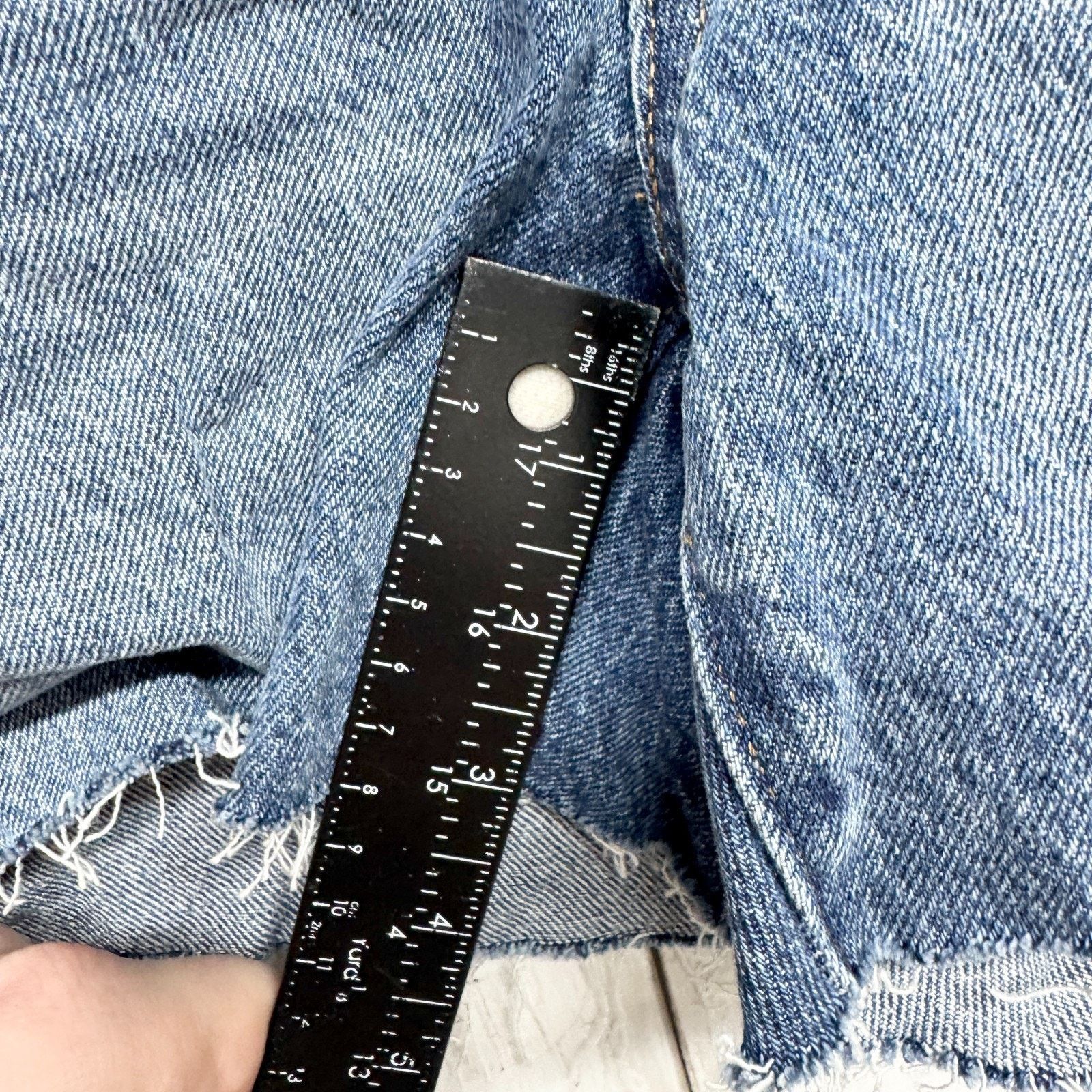 Madewell Madewell Shorts Size 26 The Curvy Perfect Vintage Short Midi Size US 26 / EU 42 - 6 Thumbnail