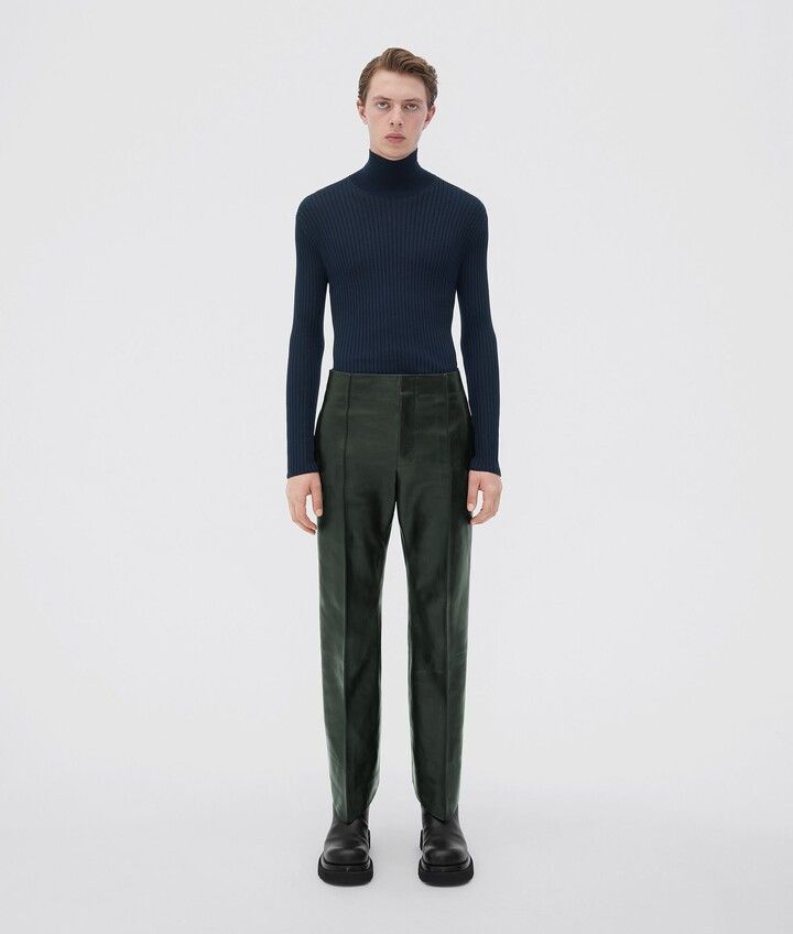 o1loc1c0324 715406 Curved Shape Leather Trousers in Green