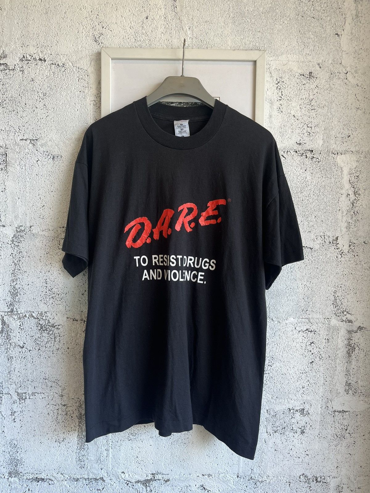 D.A.R.E × Vintage Vintage D.A.R.E to resist drugs and violence 90’s Tshirt Size US XL / EU 56 / 4 - 2 Thumbnail
