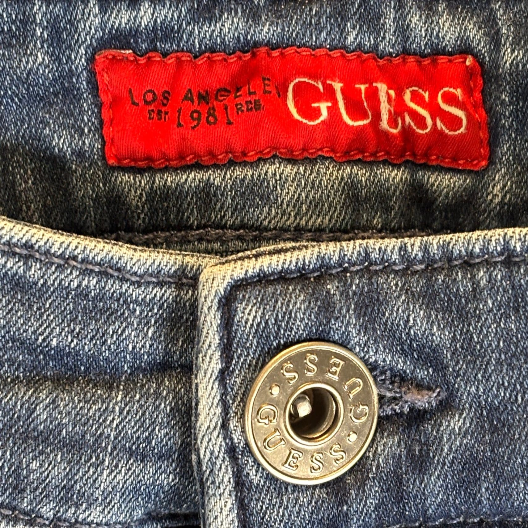 Guess VINTAGE Guess Shorts Men 36 Denim Blue 90s Baggy Workwear Medium Wash 5-Pocket Design Casual Mens Size US 36 / EU 52 - 3 Thumbnail