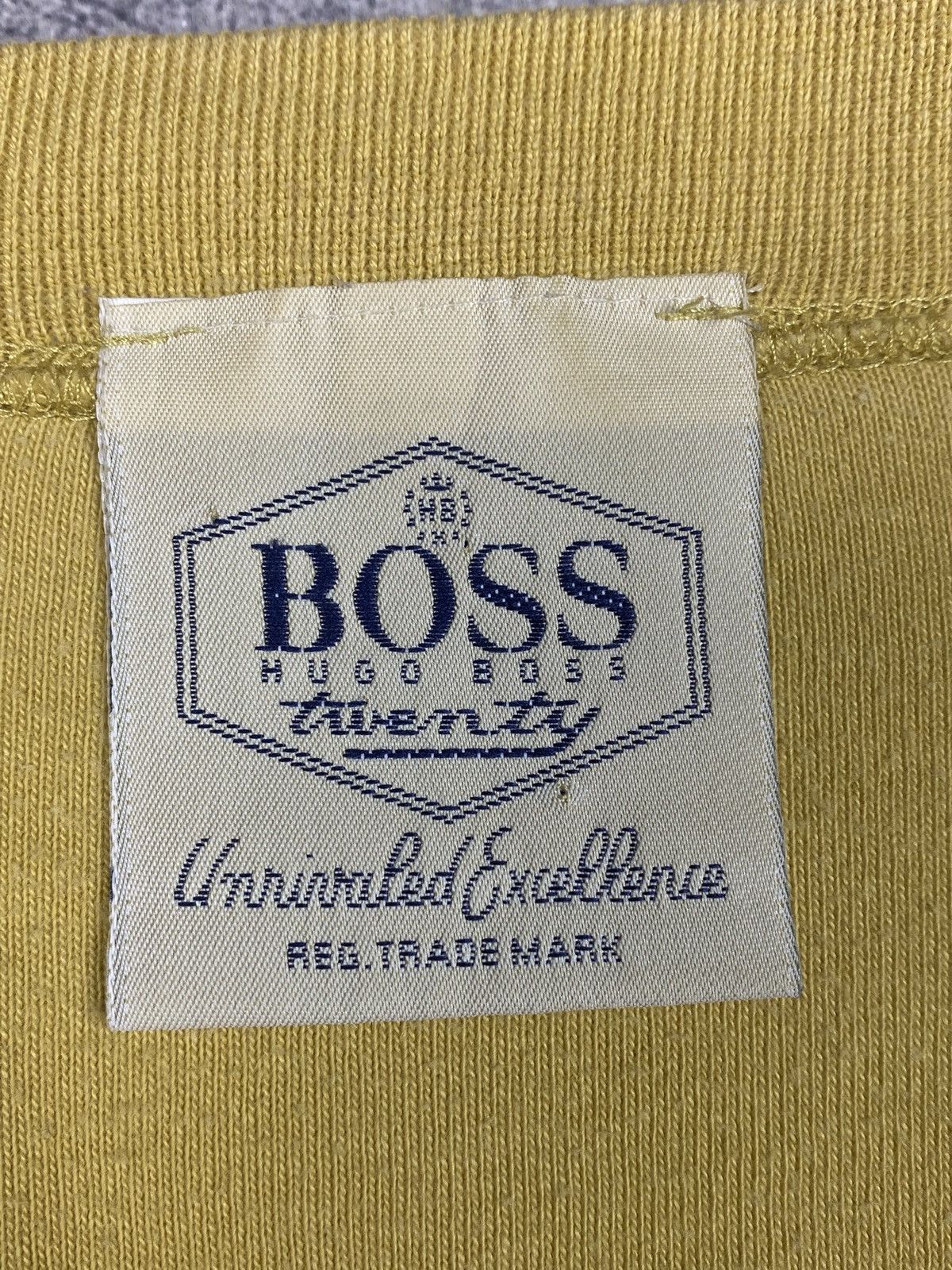 Hugo Boss Vintage 90s Hugo Boss Heritage Crewneck Sweatshirt Yellow Size US L / EU 52-54 / 3 - 8 Thumbnail