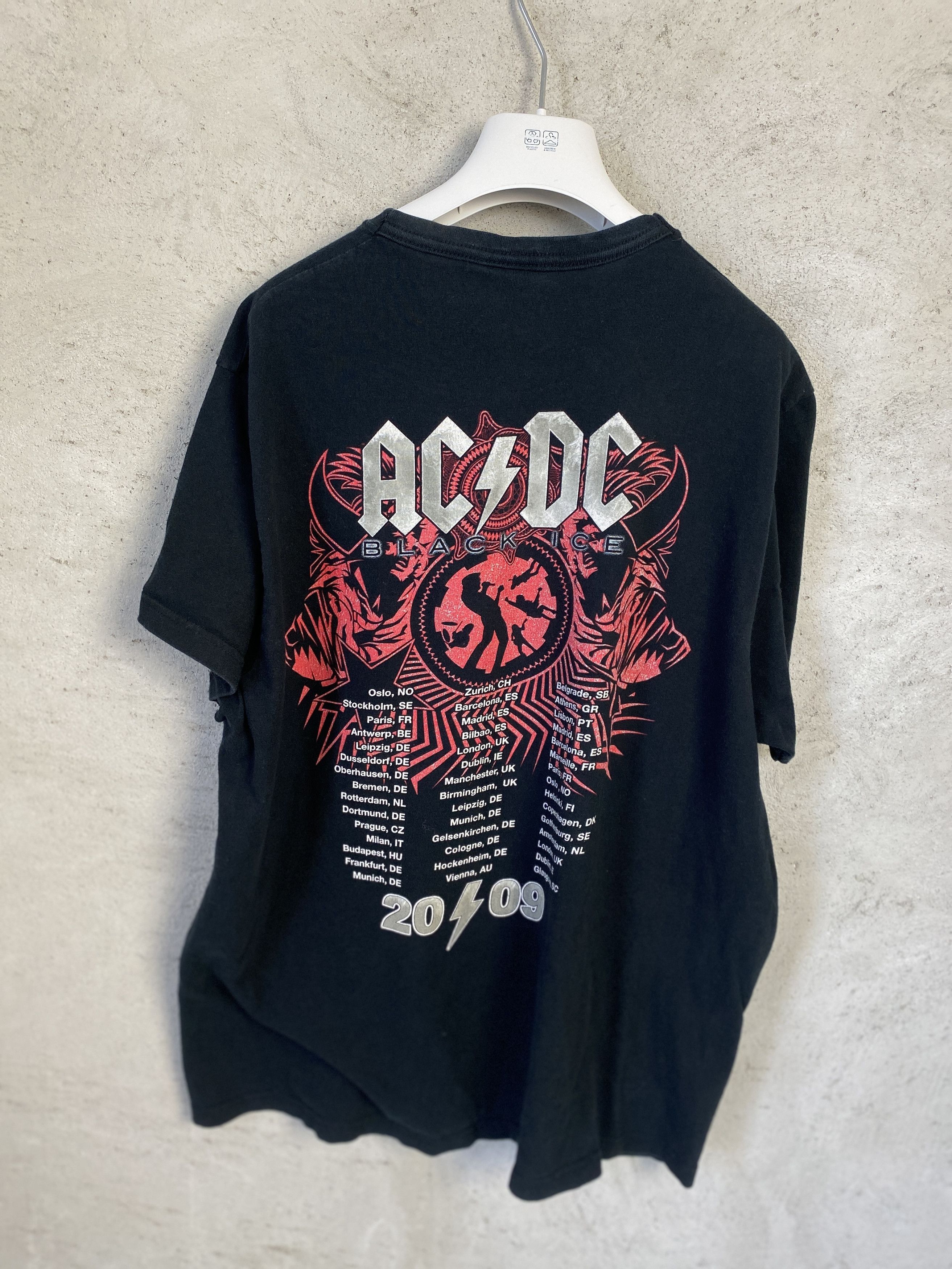 AC/DC ACDC 2008/2009 printed t-shirt tee rock band opium Size US XL / EU 56 / 4 - 5 Thumbnail