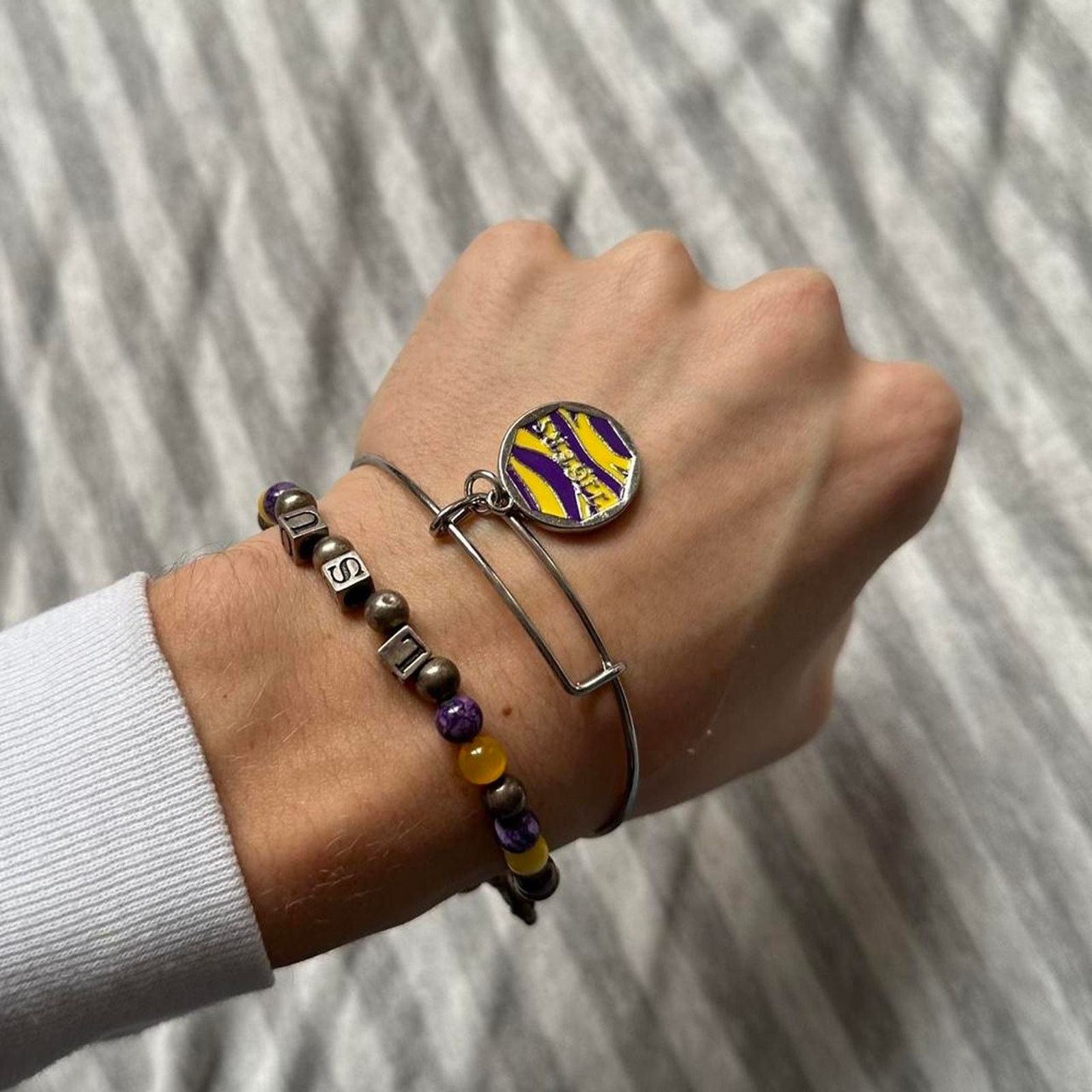Jewelry × Vintage Super cute vintage 00s lsu bracelet Size ONE SIZE - 1 Thumbnail