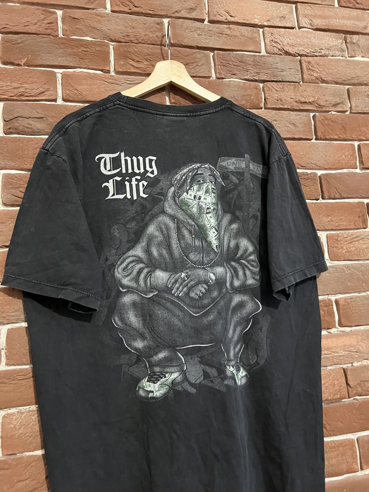 Band Tees Rare 2Pac Thug Life Legend Vintage Rap Band Tee Tupac 00 Size US XL / EU 56 / 4 - 6 Thumbnail