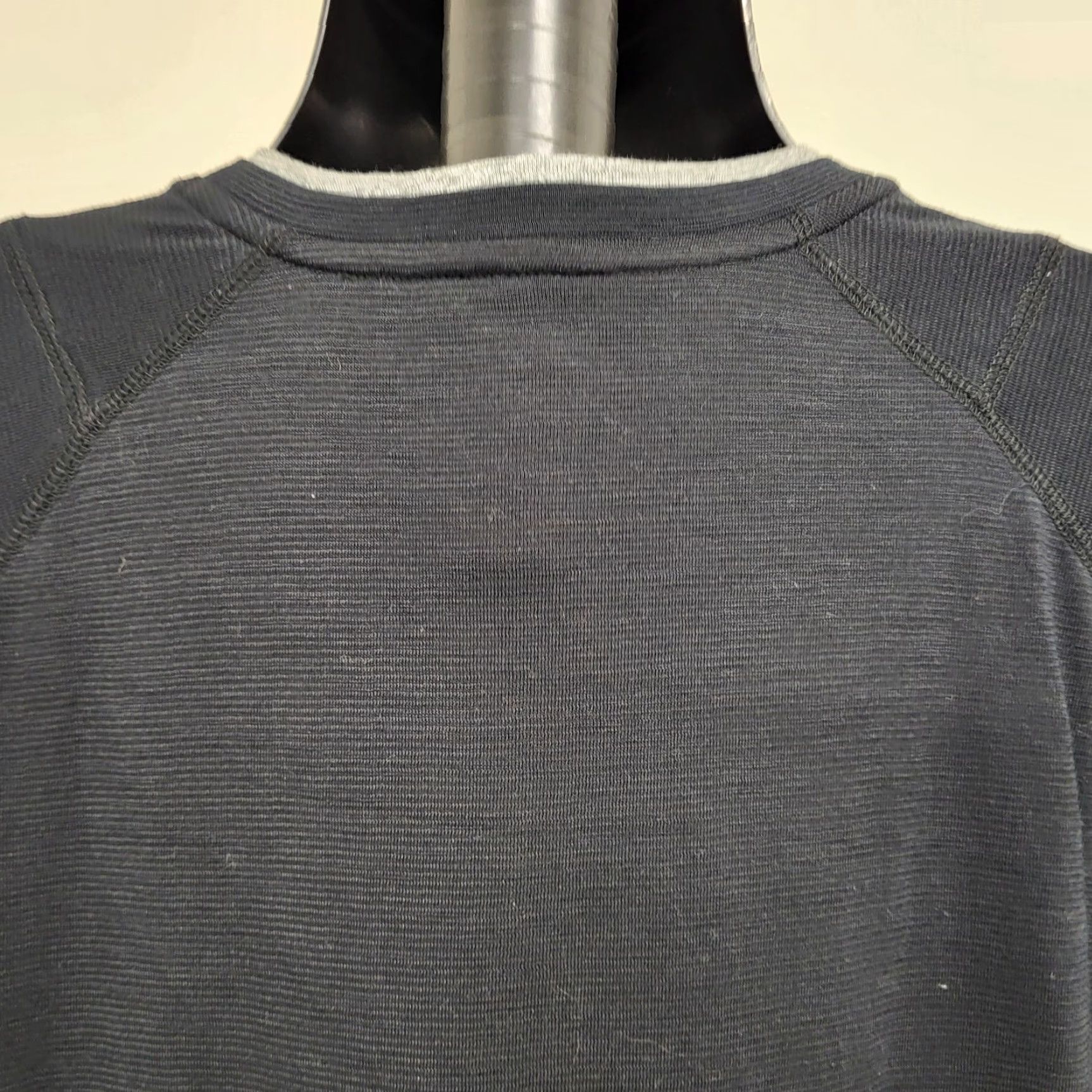 Puma PUMA Way 1 Tshirt Men's XL Black Short Sleeve Gray Cat Logo Workout Jogger Shirt Size US XL / EU 56 / 4 - 4 Thumbnail