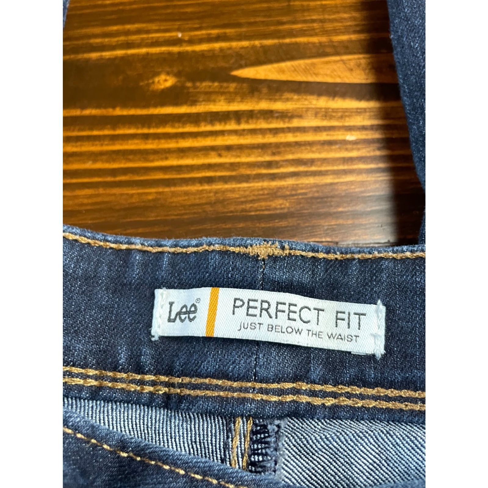 Lee VINTAGE? No. LeeJeans Women's Size 32 Blue Denim Straight Leg Jeans 32 Regular Inseam 29 Mid Waist Dark Wash Pockets Size 24" / US 00 / IT 34 - 3 Thumbnail