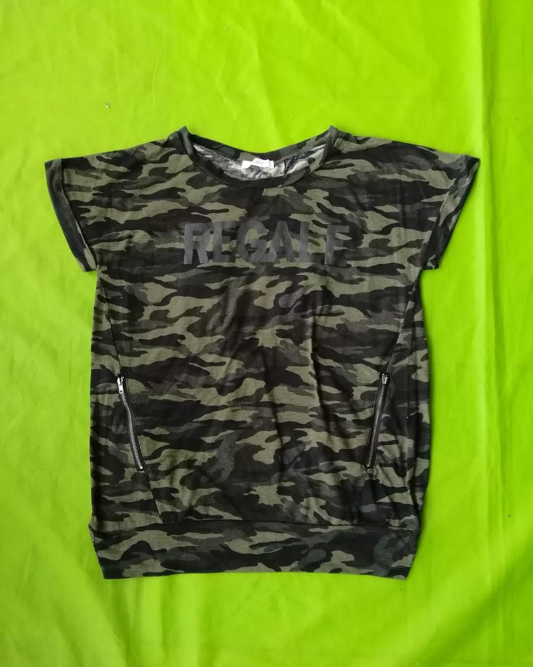 Japanese Brand × Takeo Kikuchi The Shop TK Takeo Kikuchi Camouflage Zip T-Shirt Size S / US 4 / IT 40 - 2 Thumbnail