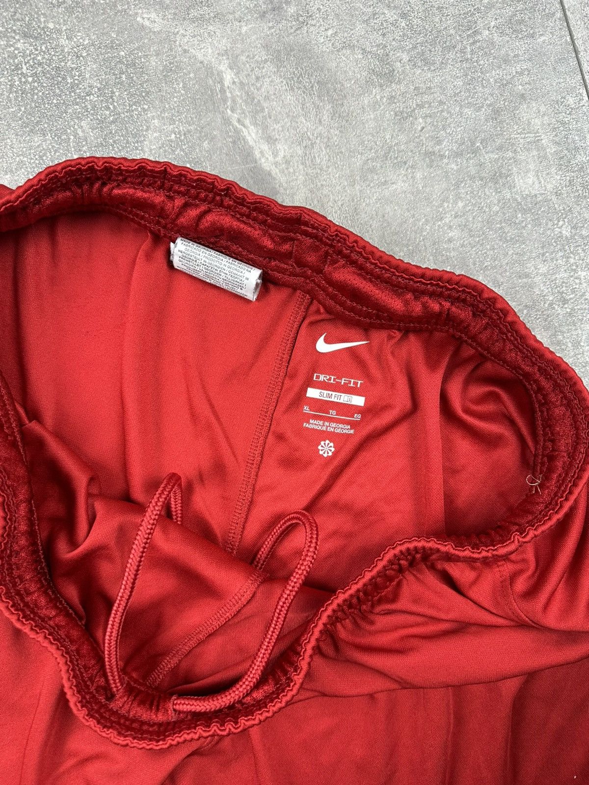 Nike Nike Liverpool Home Stadium Short 2022/23 Size US 36 / EU 52 - 6 Thumbnail