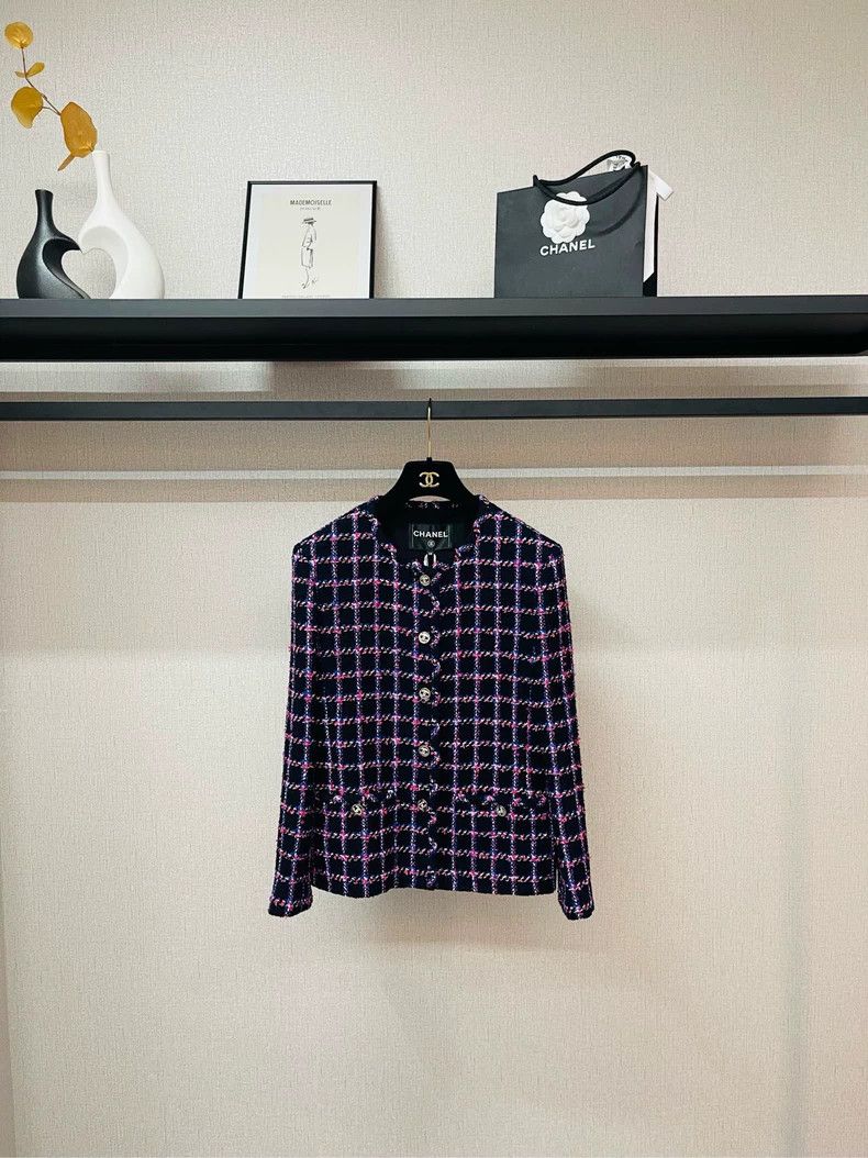 Chanel Chanel 24p purple plaid rhinestone buckle tweed jacket 2504 Size XS / US 0-2 / IT 36-38 - 1 Thumbnail