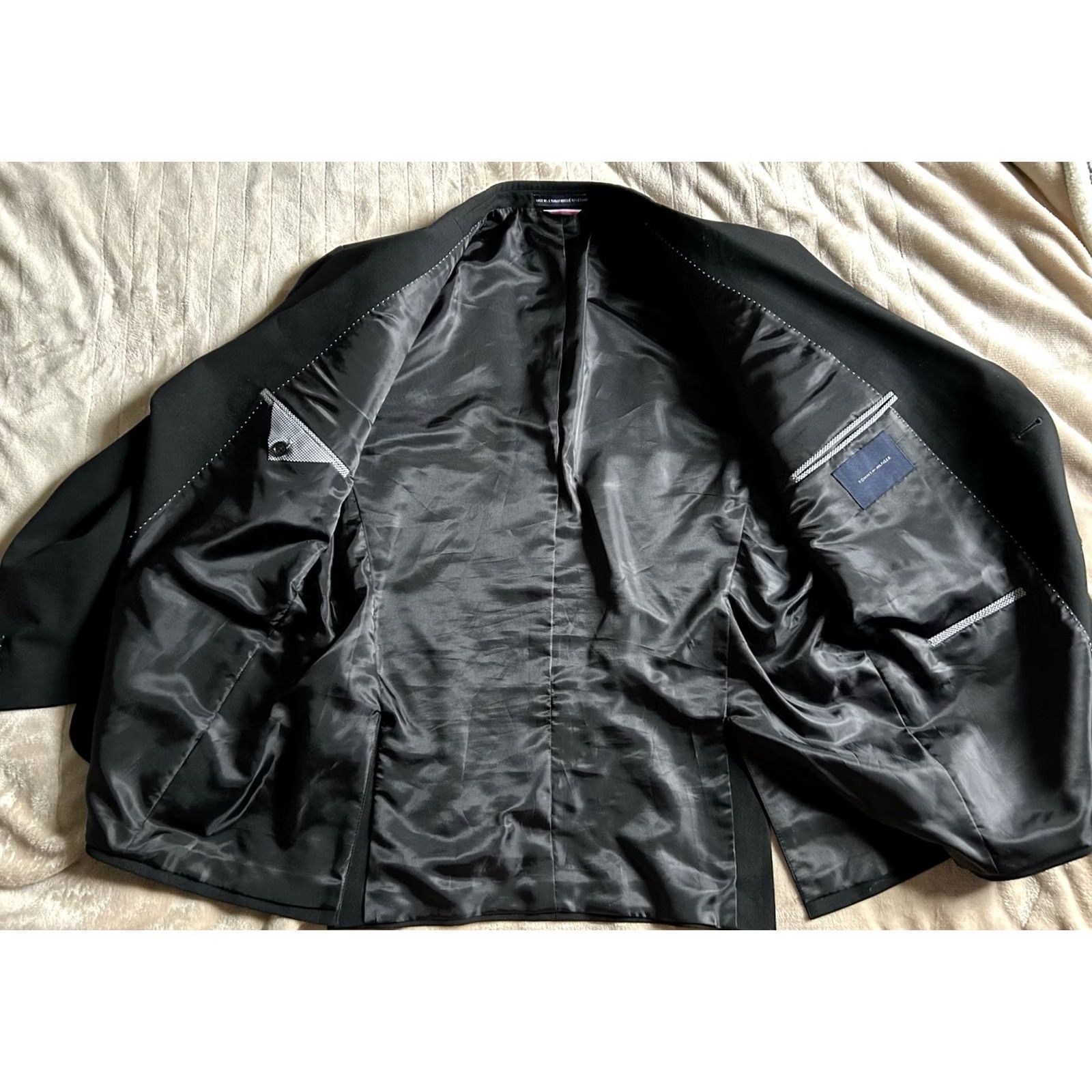 Tommy Hilfiger Tommy Hilfiger Black Blazer Mens 46R Sport Coat Two-Button Jacket Notch Lapel Four-Button Sleeve Double-Vented Regular Fit Dress Coat Size 46R - 3 Thumbnail