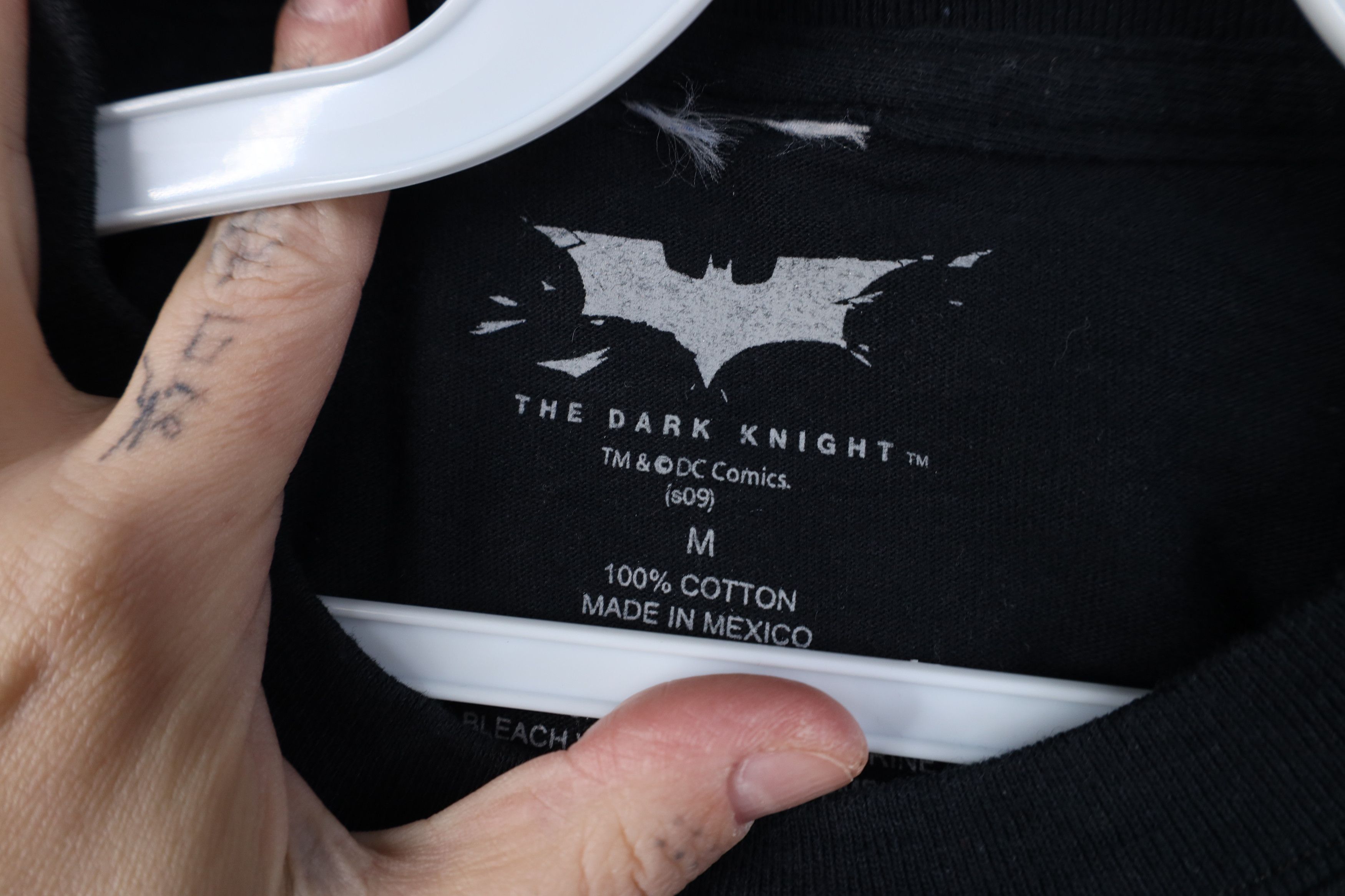 Vintage Vintage Batman The Dark Knight The Joker Rainbow T-Shirt Size US M / EU 48-50 / 2 - 8 Thumbnail