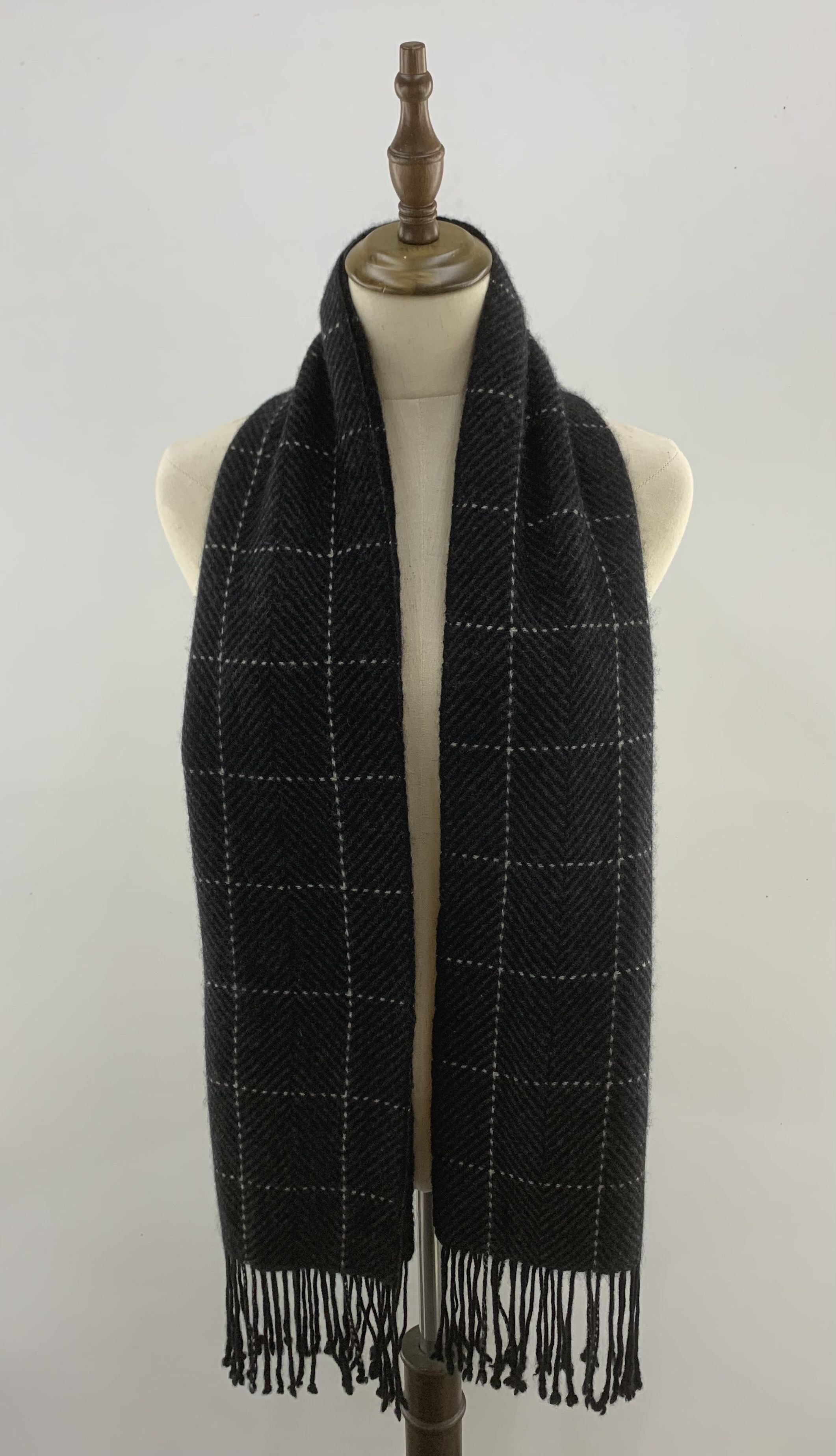 Takeo Kikuchi Takeo Kikuchi Scarf Wool Muffler Neck Wrap BL2066 Size ONE SIZE - 1 Thumbnail