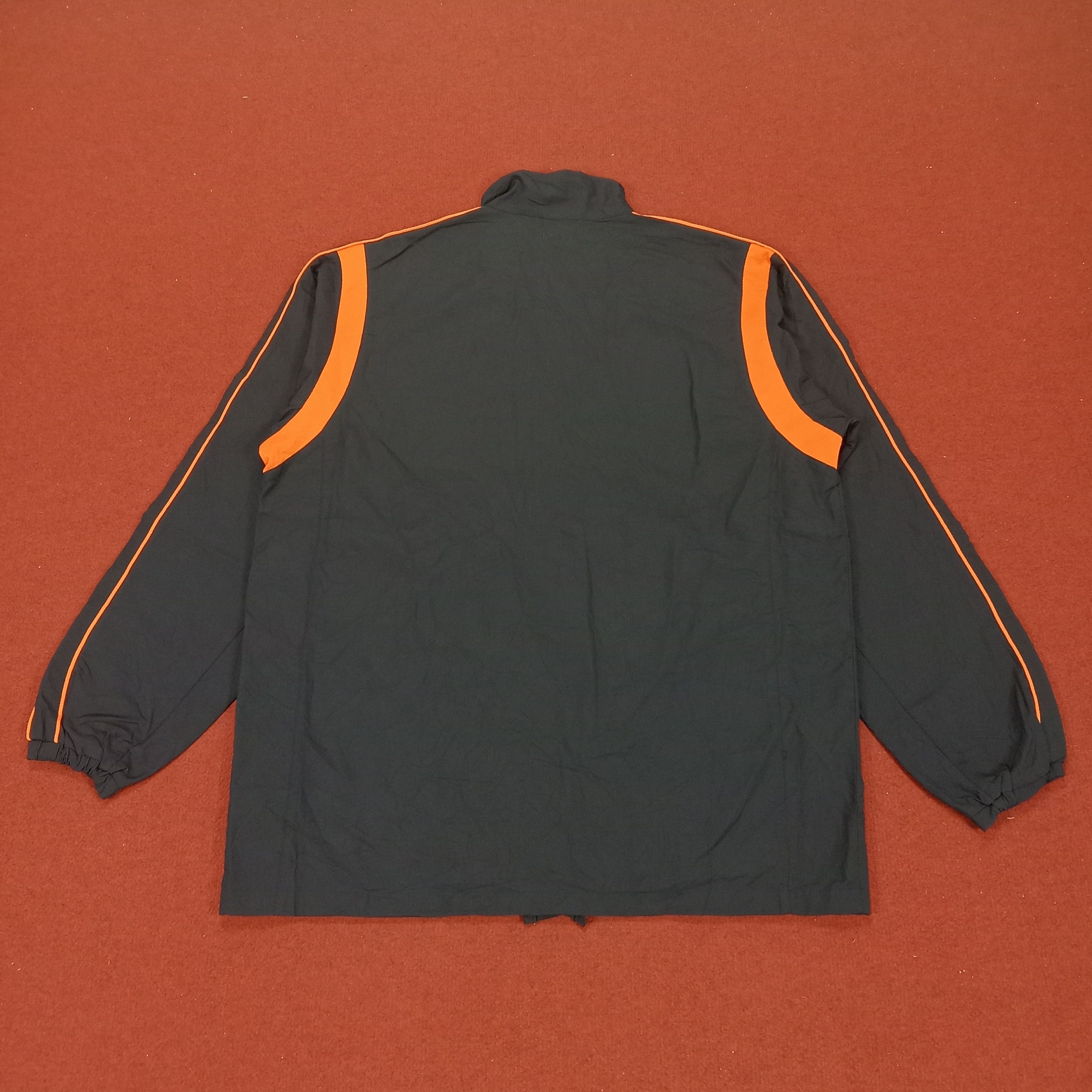 Nike × Vintage Nike Sportswear Style Small Logo Design Windbreaker Jacket Size US L / EU 52-54 / 3 - 3 Thumbnail