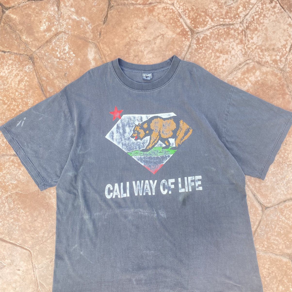 Vintage Thrashed Faded Vintage California Way Of Life ERD GRUNGE TEE Size US XXL / EU 58 / 5 - 2 Thumbnail