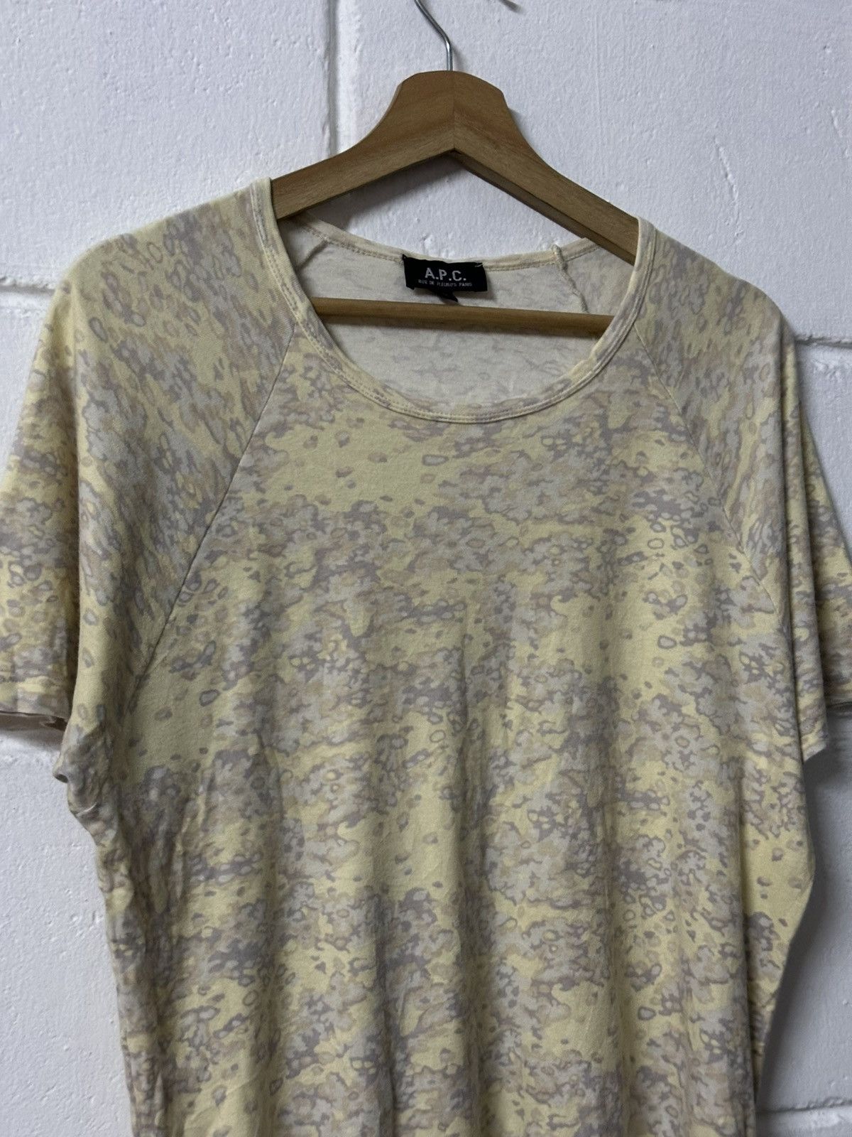 A.P.C. A.P.C Abstract Printed Size 2 T-Shirt Size US M / EU 48-50 / 2 - 4 Thumbnail